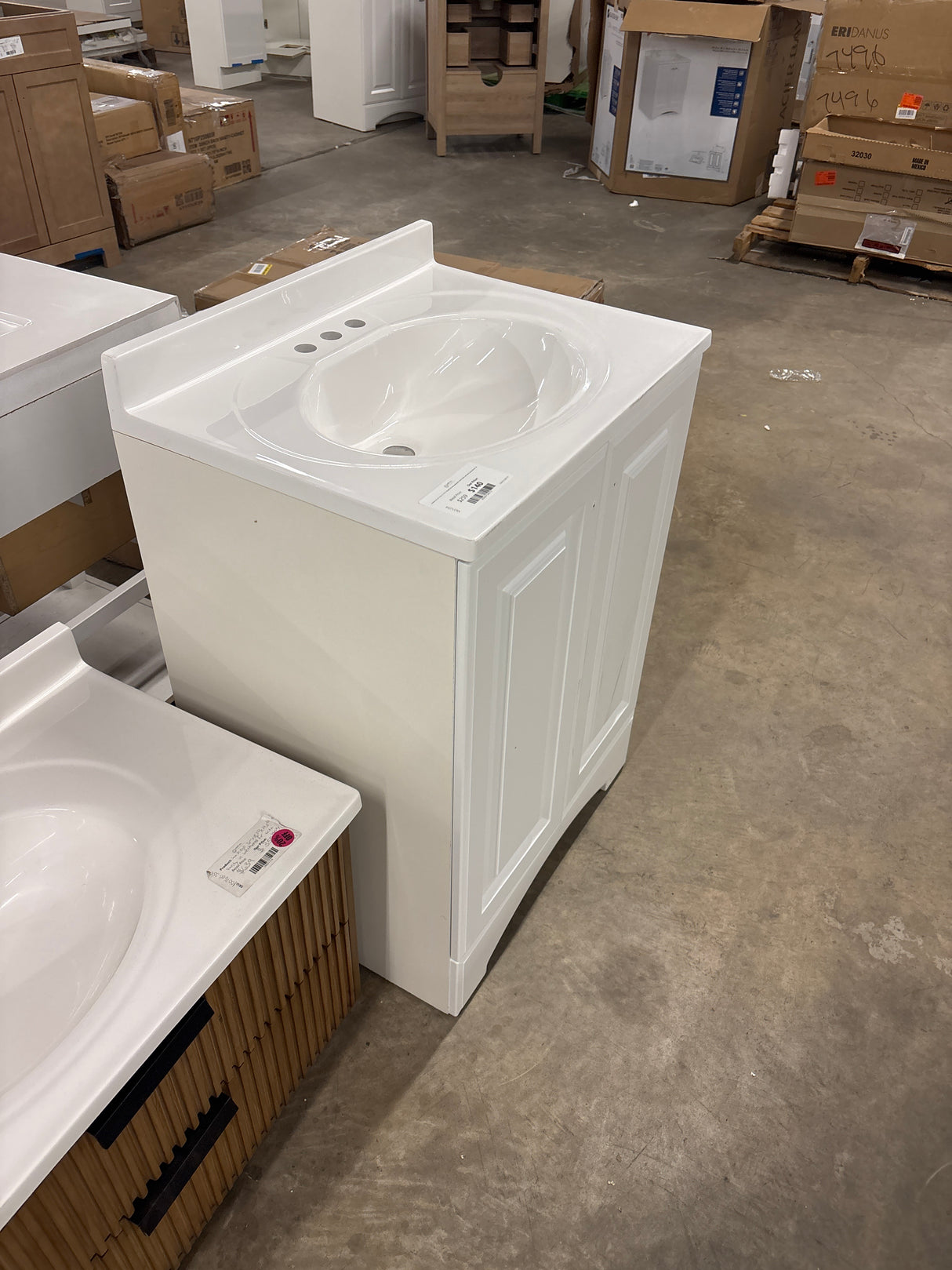 Everdean 25 in. W x 19 in. D x 34 in. H Single Sink Freestanding Bath Vanity in White with White Cultured Marble Top