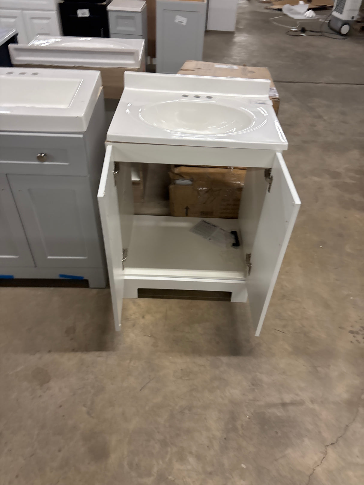 Oakley 25 in. Single Sink White Bath Vanity with White Cultured Marble Top (Assembled)