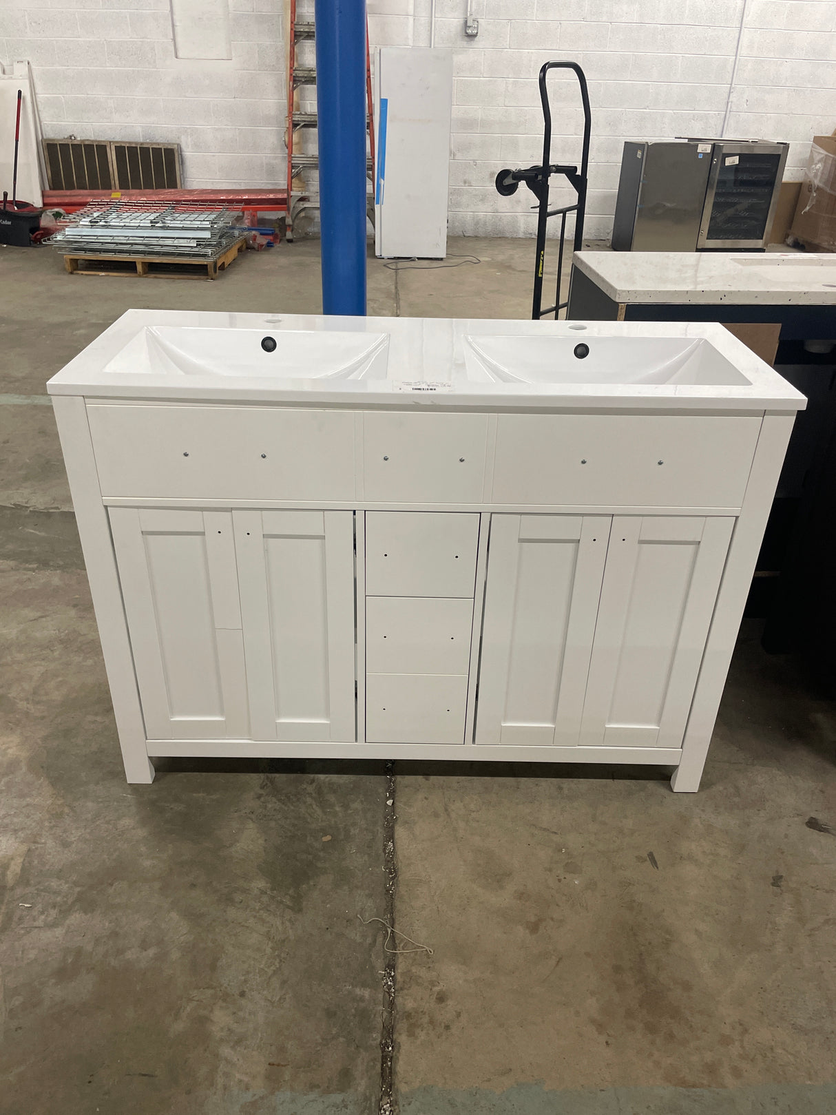 48W x 18D x 34H Vanity in White with Ceramic Top In White