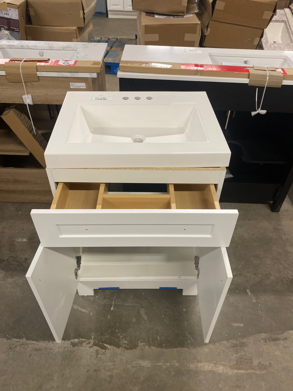 Everdean 25 in. W x 19 in. D x 34 in. H Single Sink Freestanding Bath Vanity in White with White Cultured Marble Top