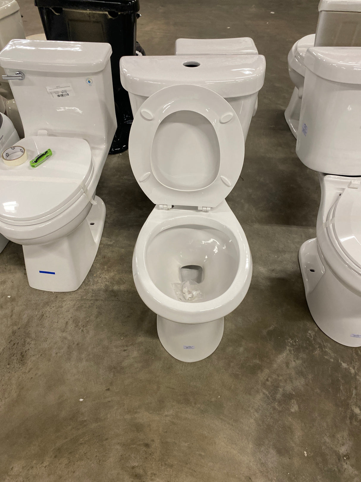 2-piece 1.1 GPF/1.6 GPF Dual Flush Round Toilet in White