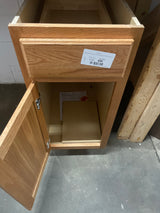 Hampton Assembled 15x34.5x24 in. Base Kitchen Cabinet with Ball-Bearing Drawer Glides in Medium Oak