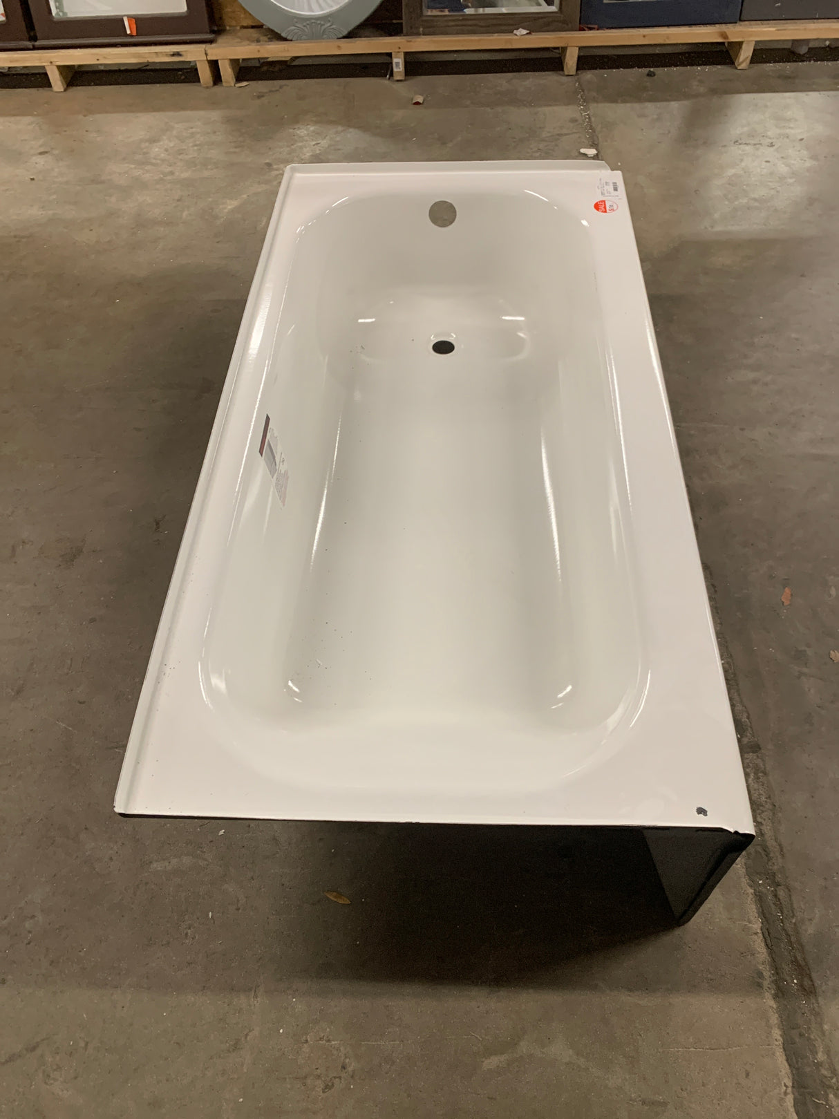 Maui 60 in x 30in Soaking Bathtub with Right Drain