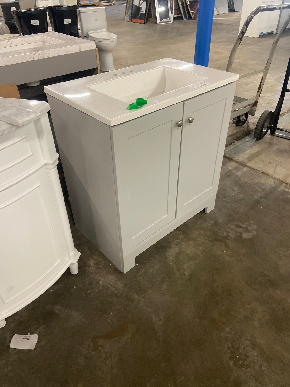 31 in. Single Sink Pearl Gray Bath Vanity with White Cultured Marble Top (Assembled)