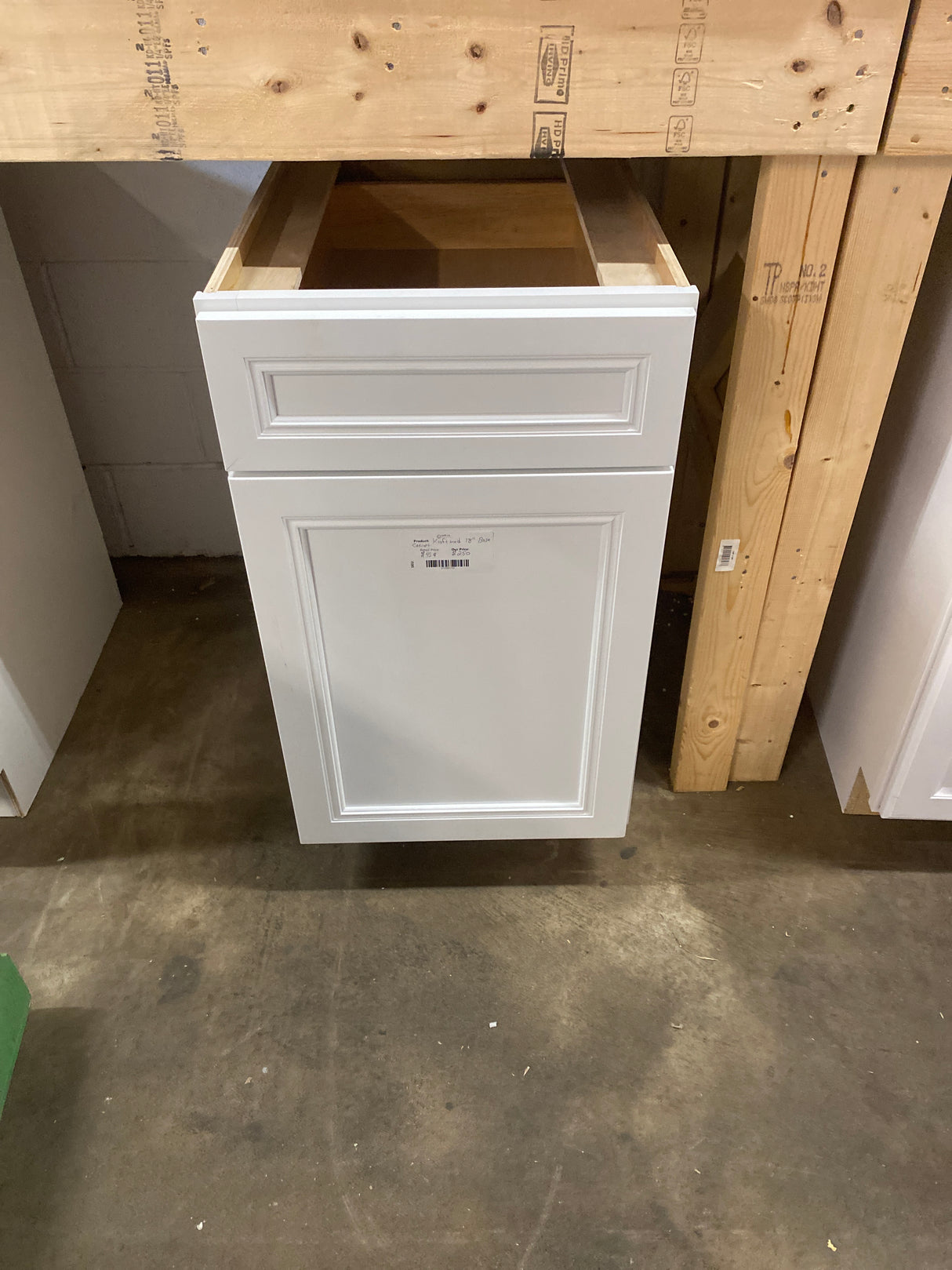 Kraftmaid 18in. Base cabinet in white