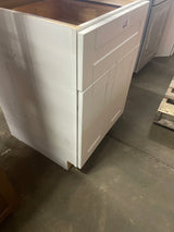 Arlington Vesper White Plywood Shaker Stock Assembled Base Kitchen Cabinet Soft Close 24 in. W x 24 in. D x 34.5 in. H