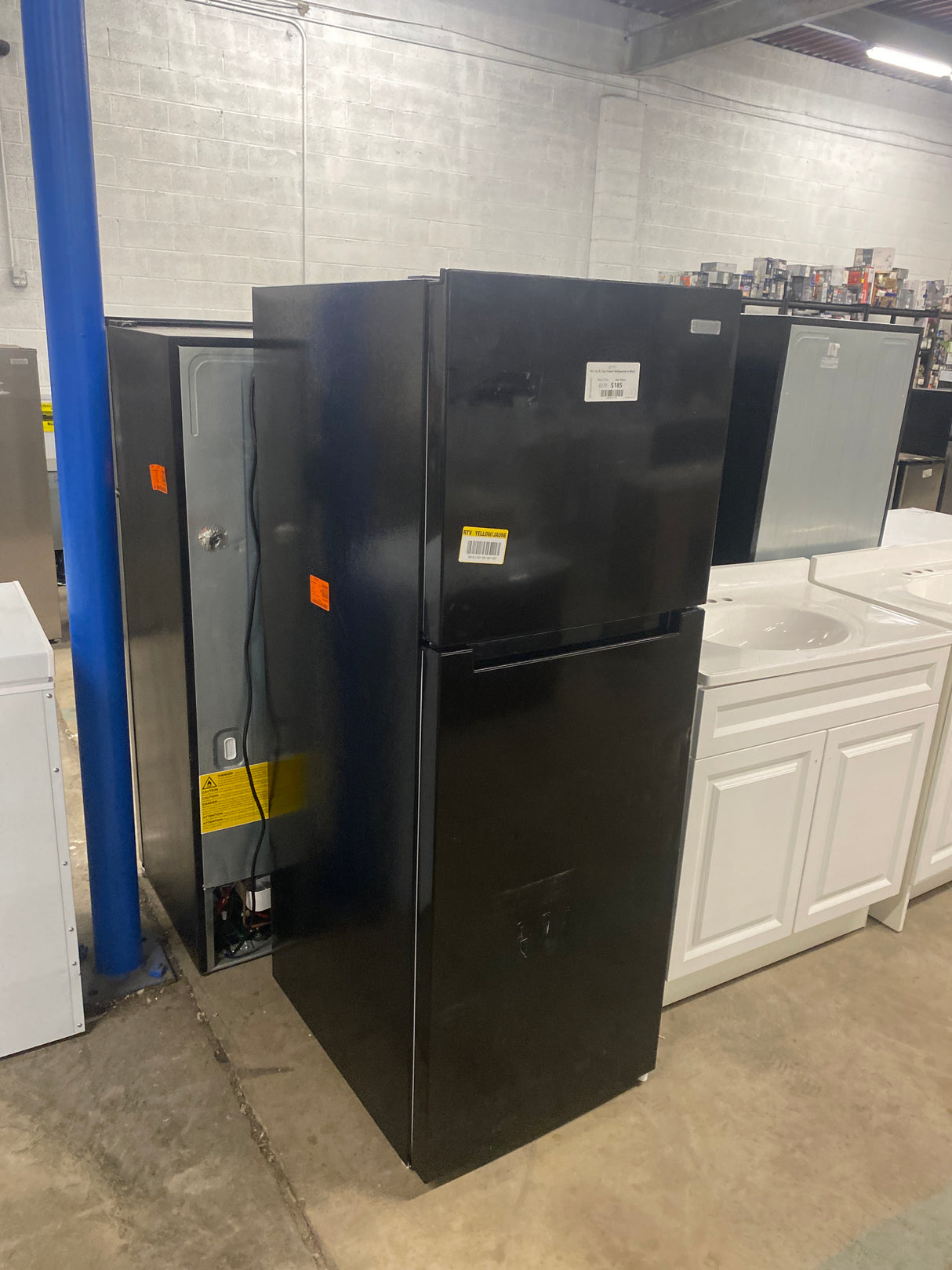 10.1 cu. ft. Top Freezer Refrigerator in Black