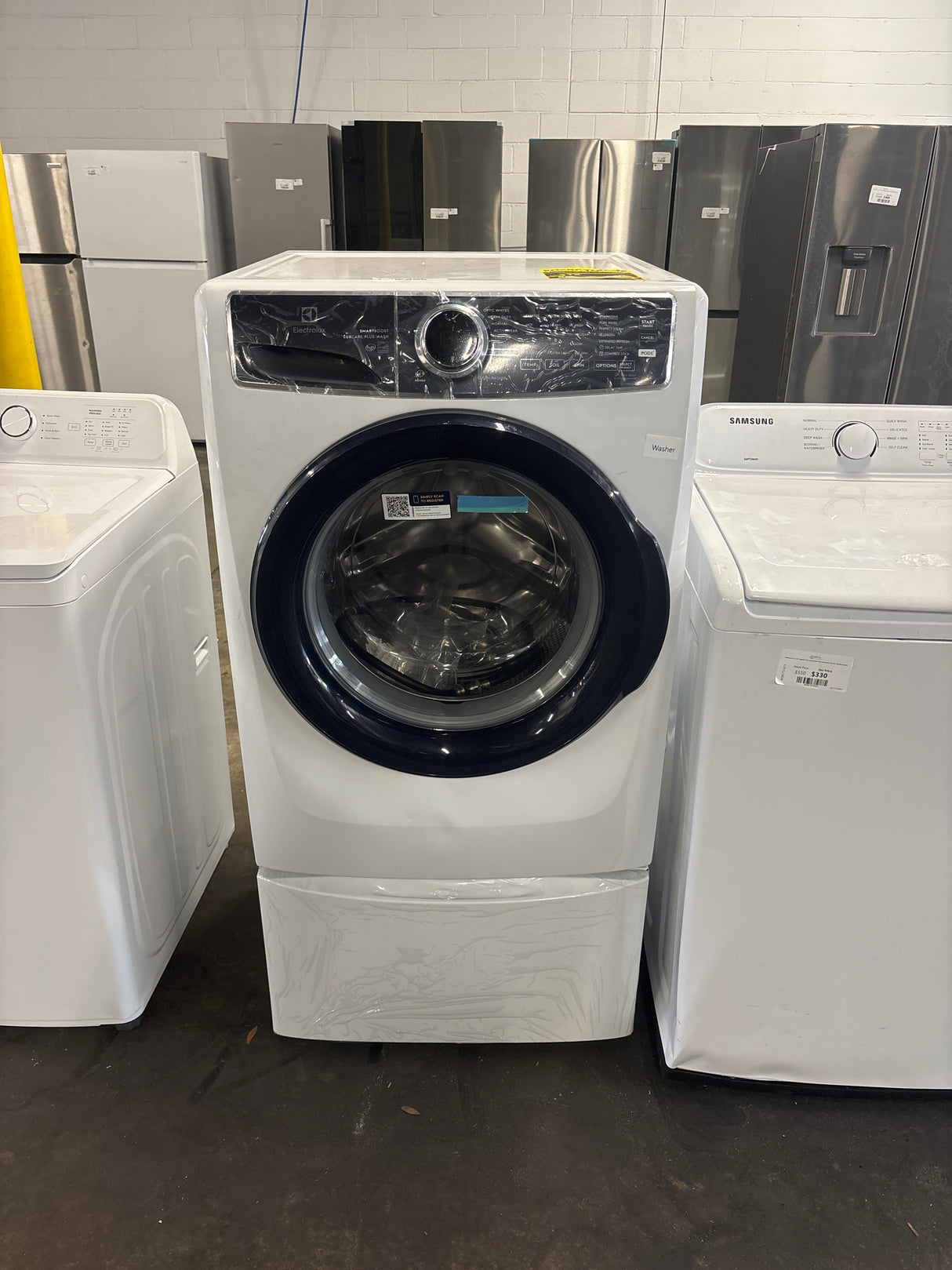 Electrolux Front Load 4.5 cu. ft. Washer with LuxCare Plus Wash