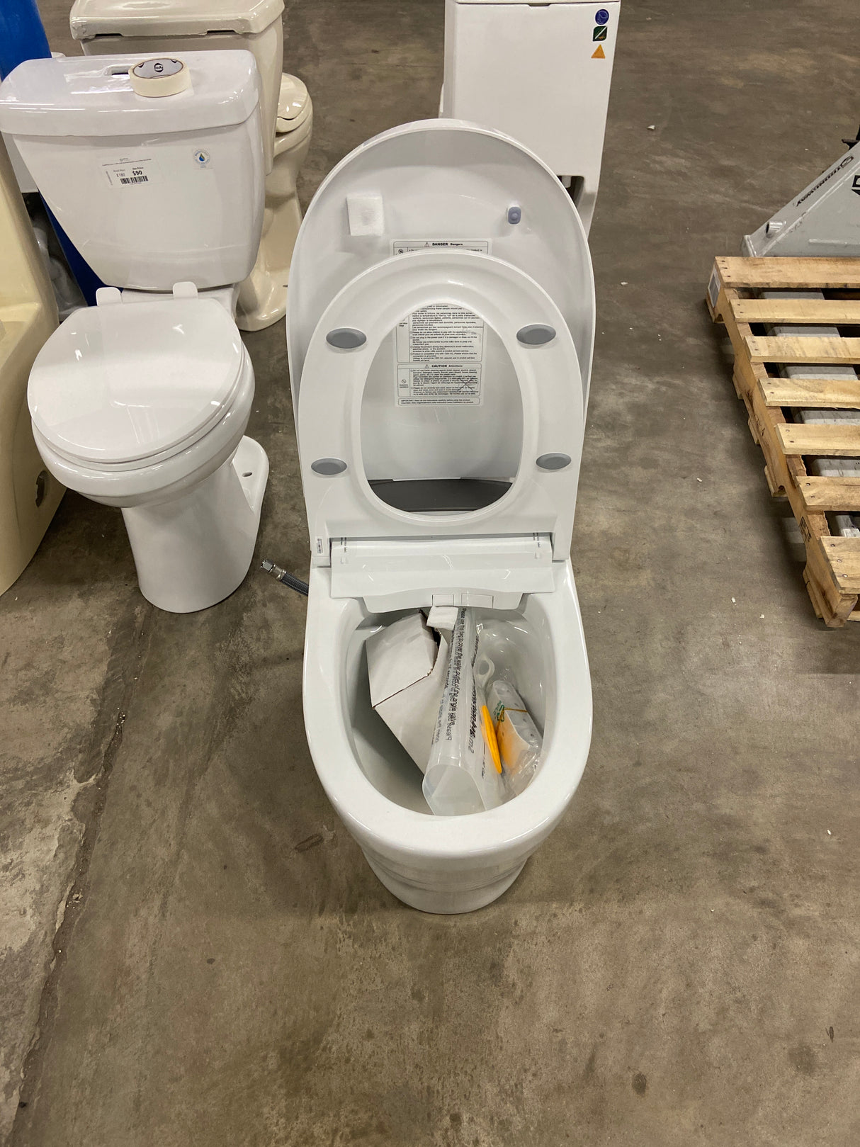 Tankless Elongated Smart Toilet Bidet in White with Auto Flush, Heated Seat, Warm Air Dryer, Bubble Infusion Wash