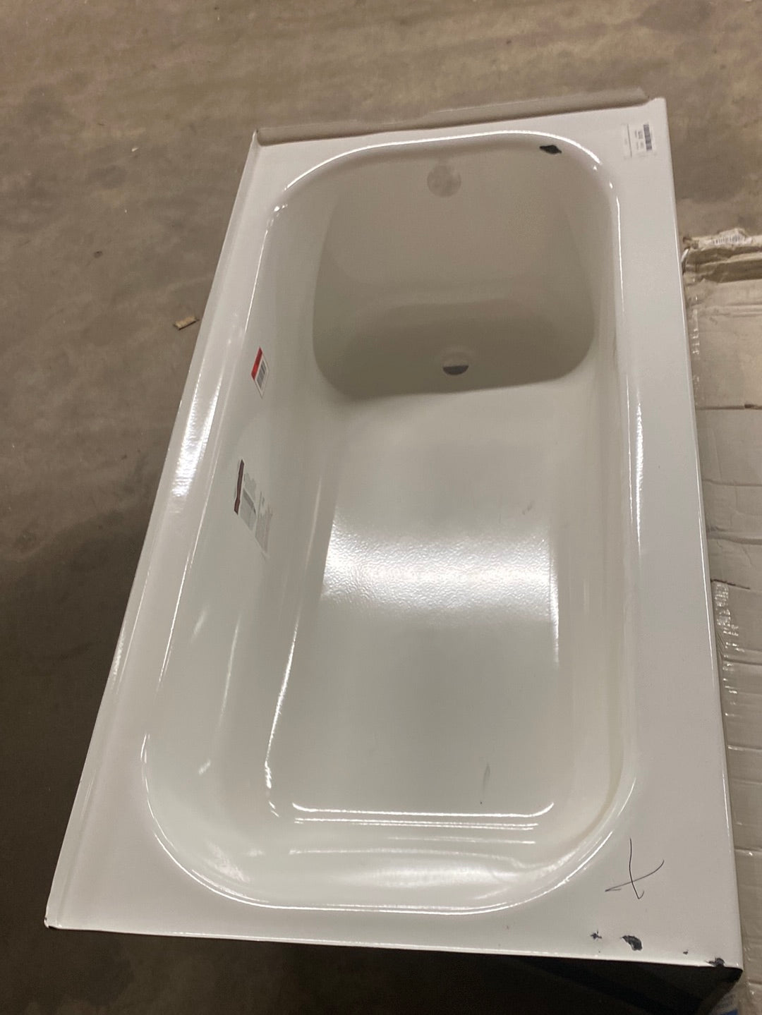 Maui 60 in. x 30 in. Soaking Bathtub with Right Drain in White