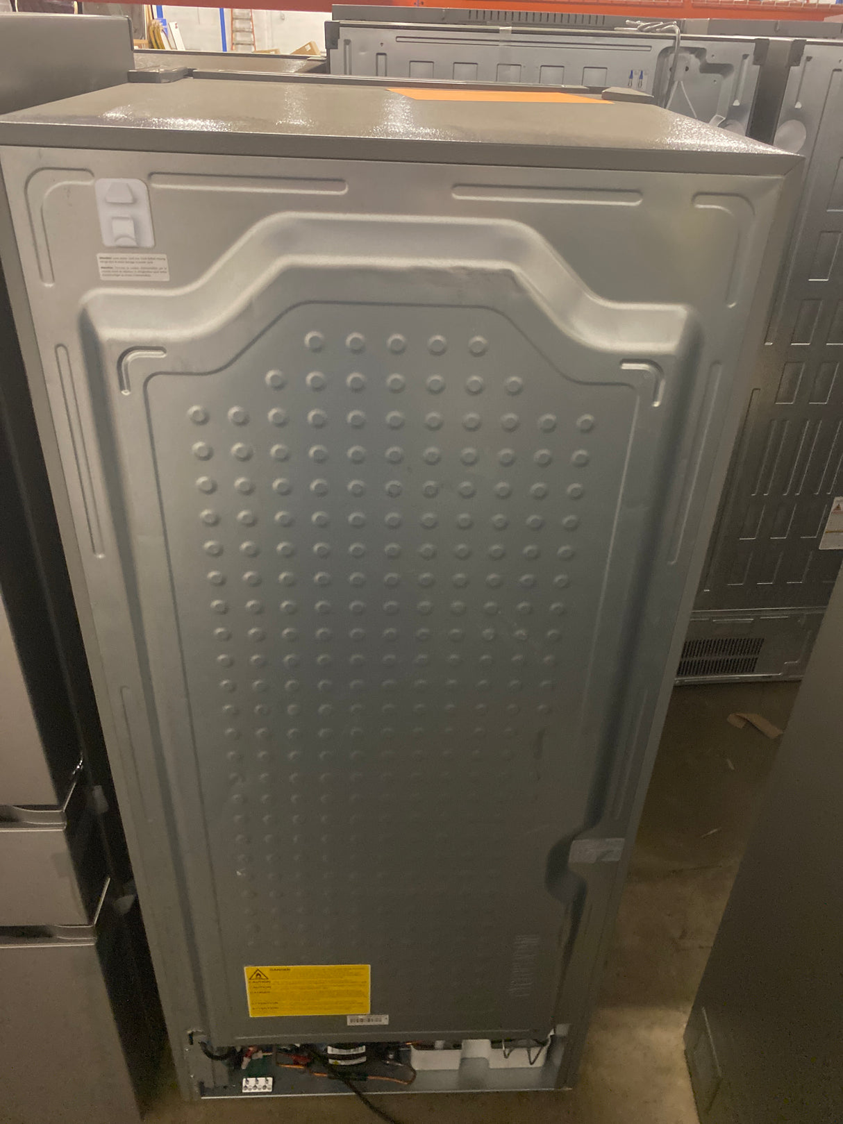 Midea 18.7 cu. ft. Bottom Mount Freezer Refrigerator ( Needs New Power Cord )