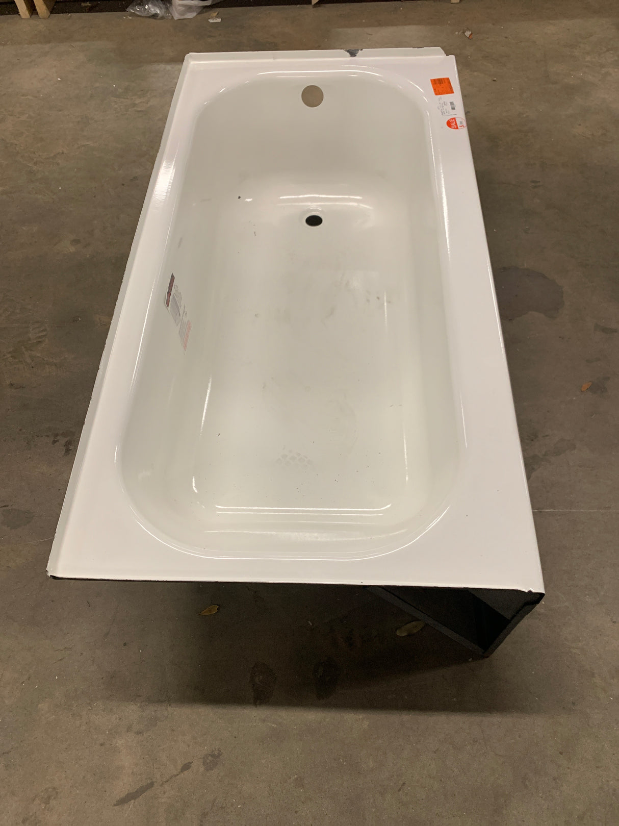 Maui 60 in. x 30 in. Soaking Bathtub with Right Drain in White