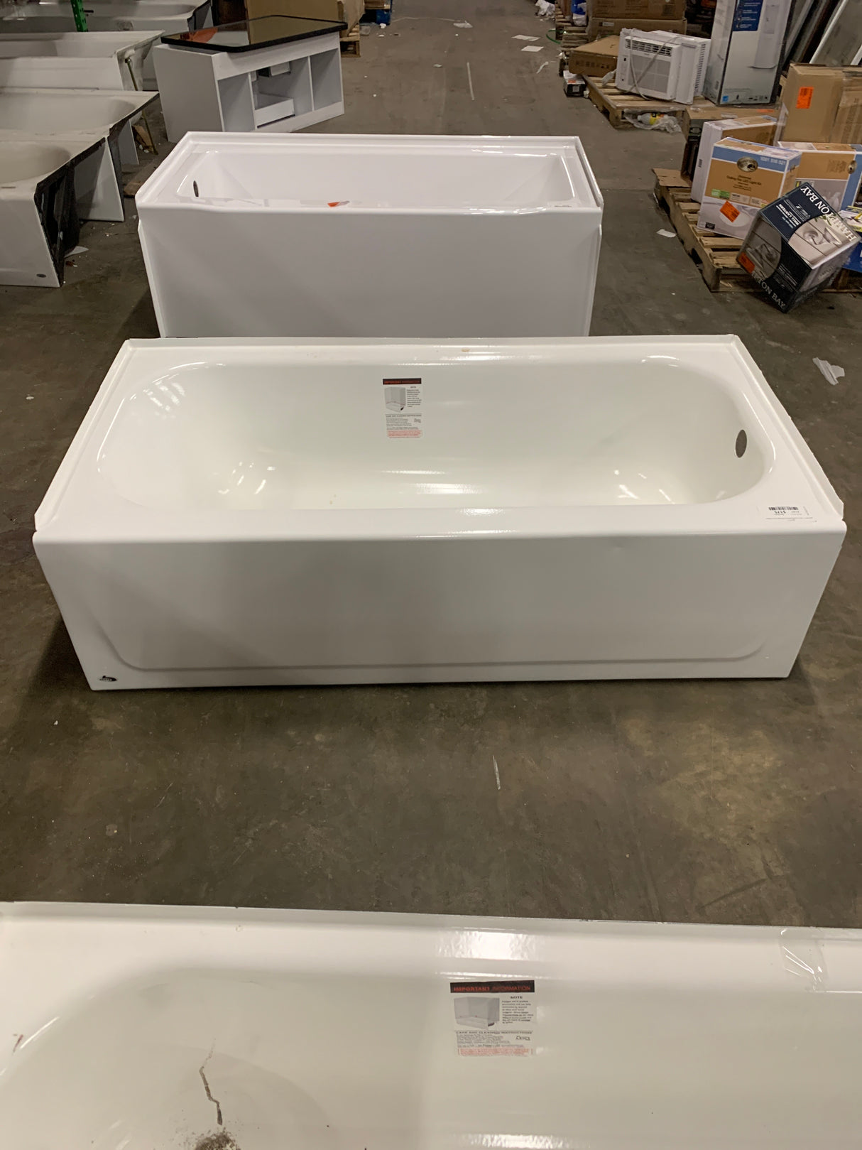 Maui 60 in. x 30 in. Soaking Bathtub with Right Drain in White