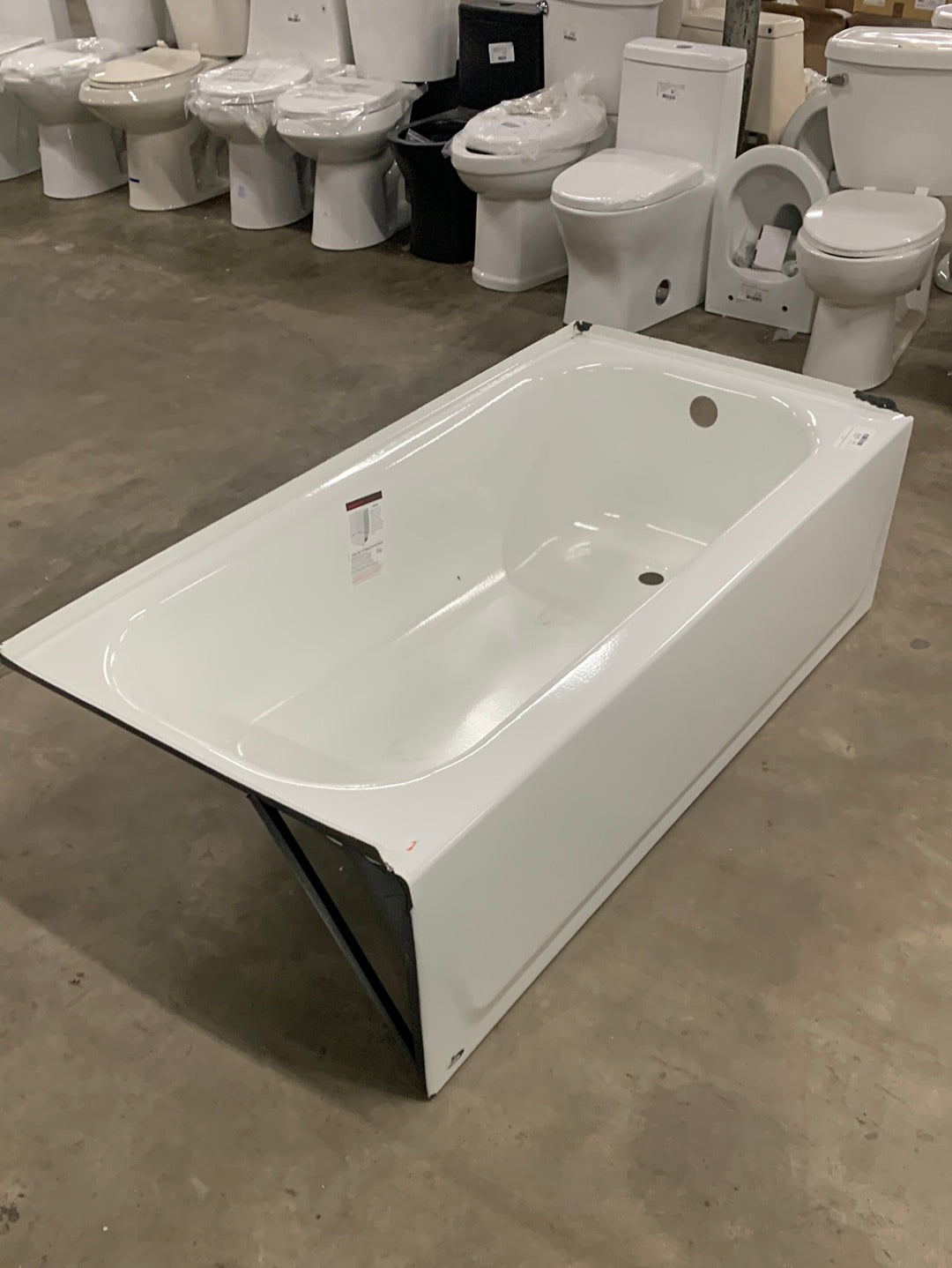 Maui 60 in. x 30 in. Soaking Bathtub with Right Drain in White