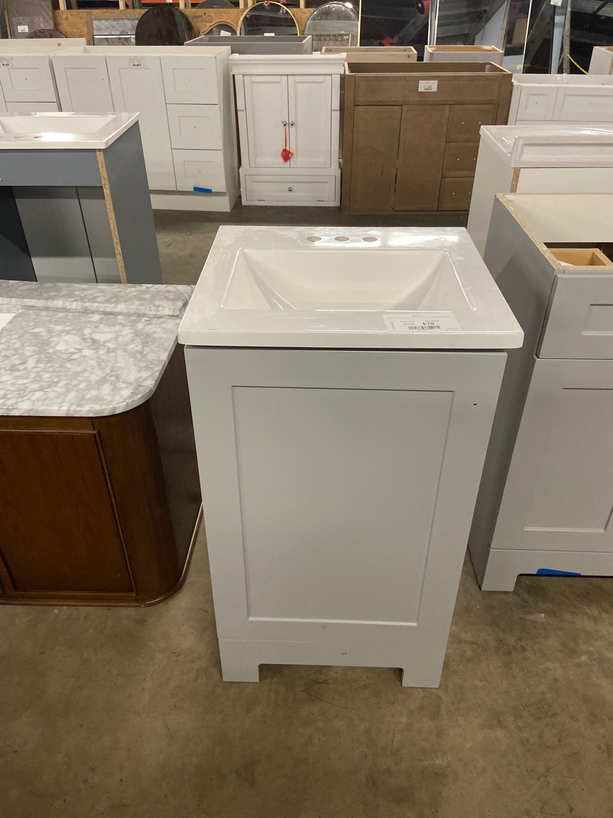 18 in. W x 17 in. D x 33 in. H Single Sink Freestanding Bath Vanity in Pearl Gray with White Cultured Marble Top