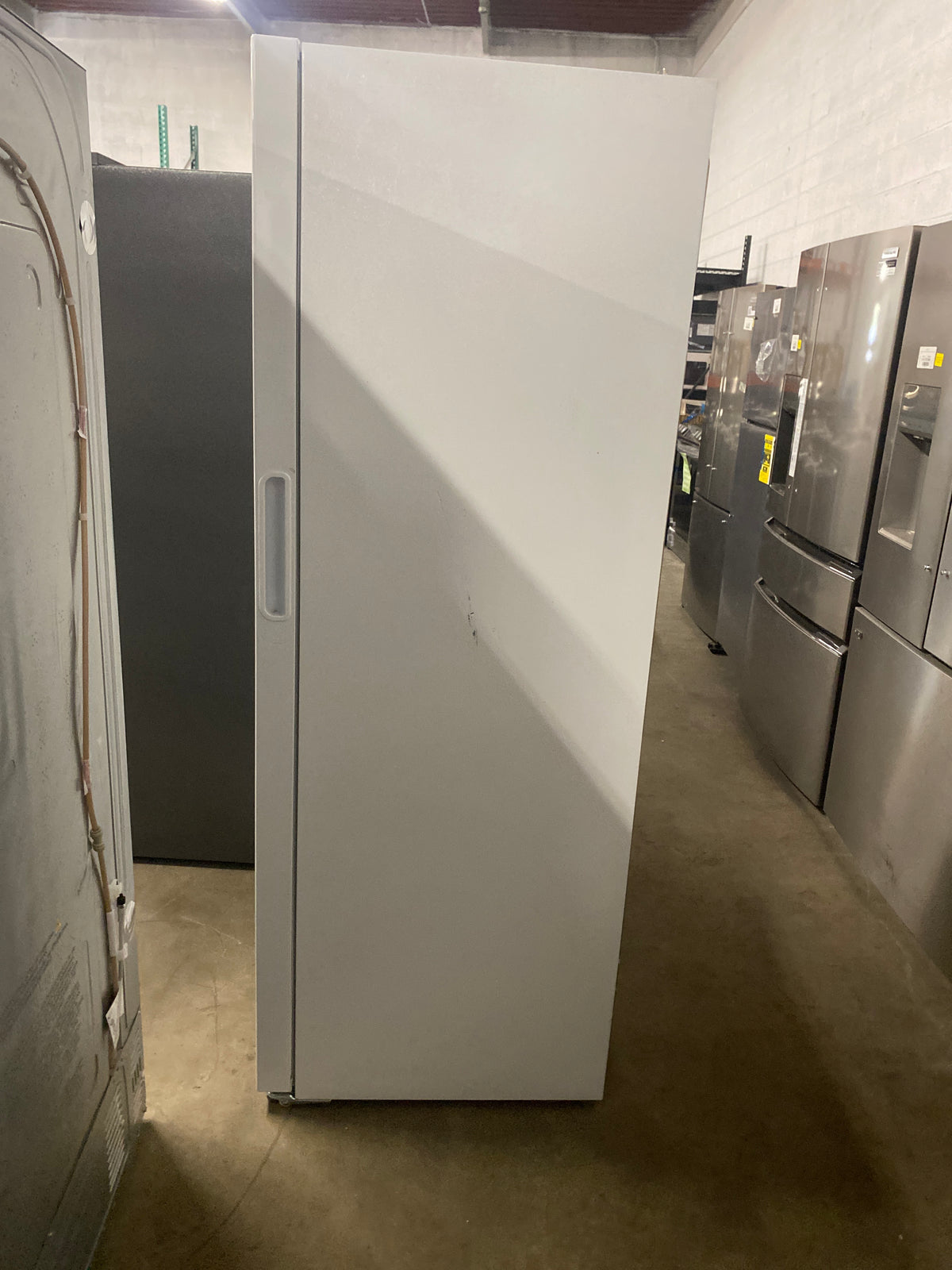 32.6 in. 20 cu. ft. Frost Free Defrost, Garage Ready Upright Freezer i ...