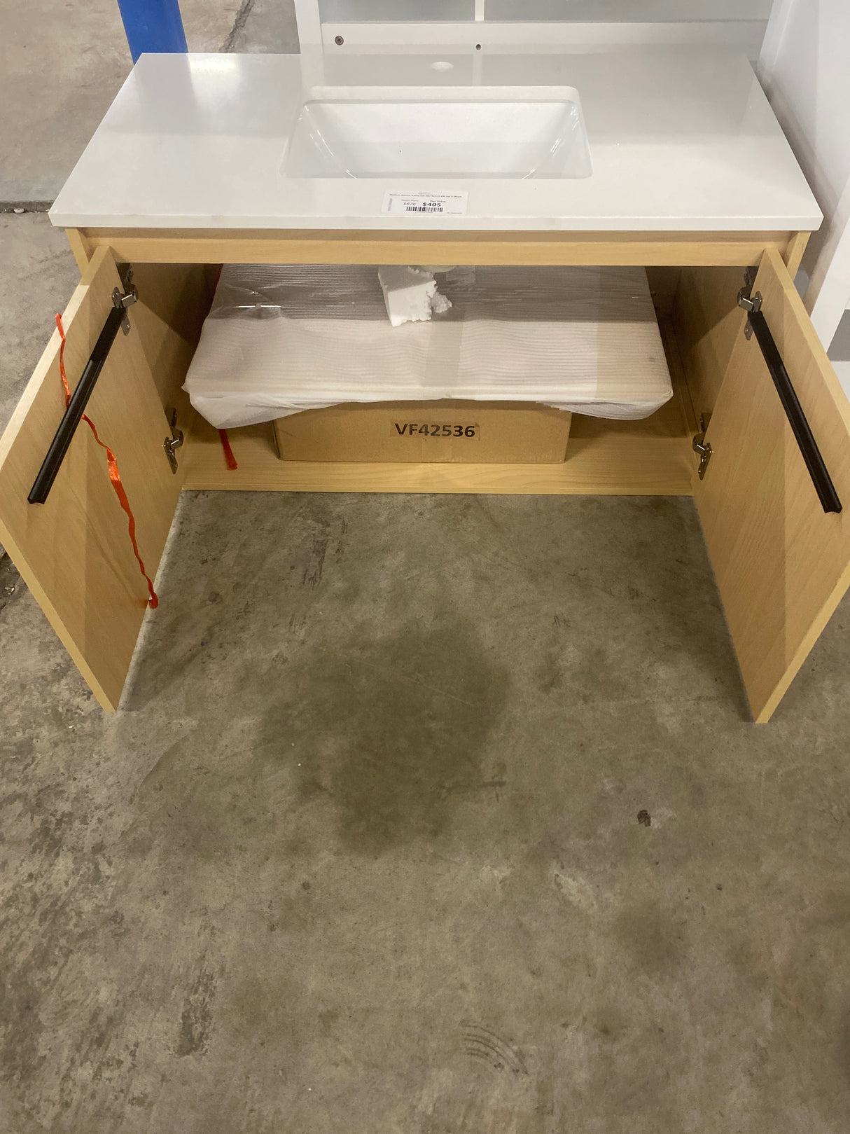 Madison Avenue Vanity 2Dr 36x18x33.5 VW top in Maple