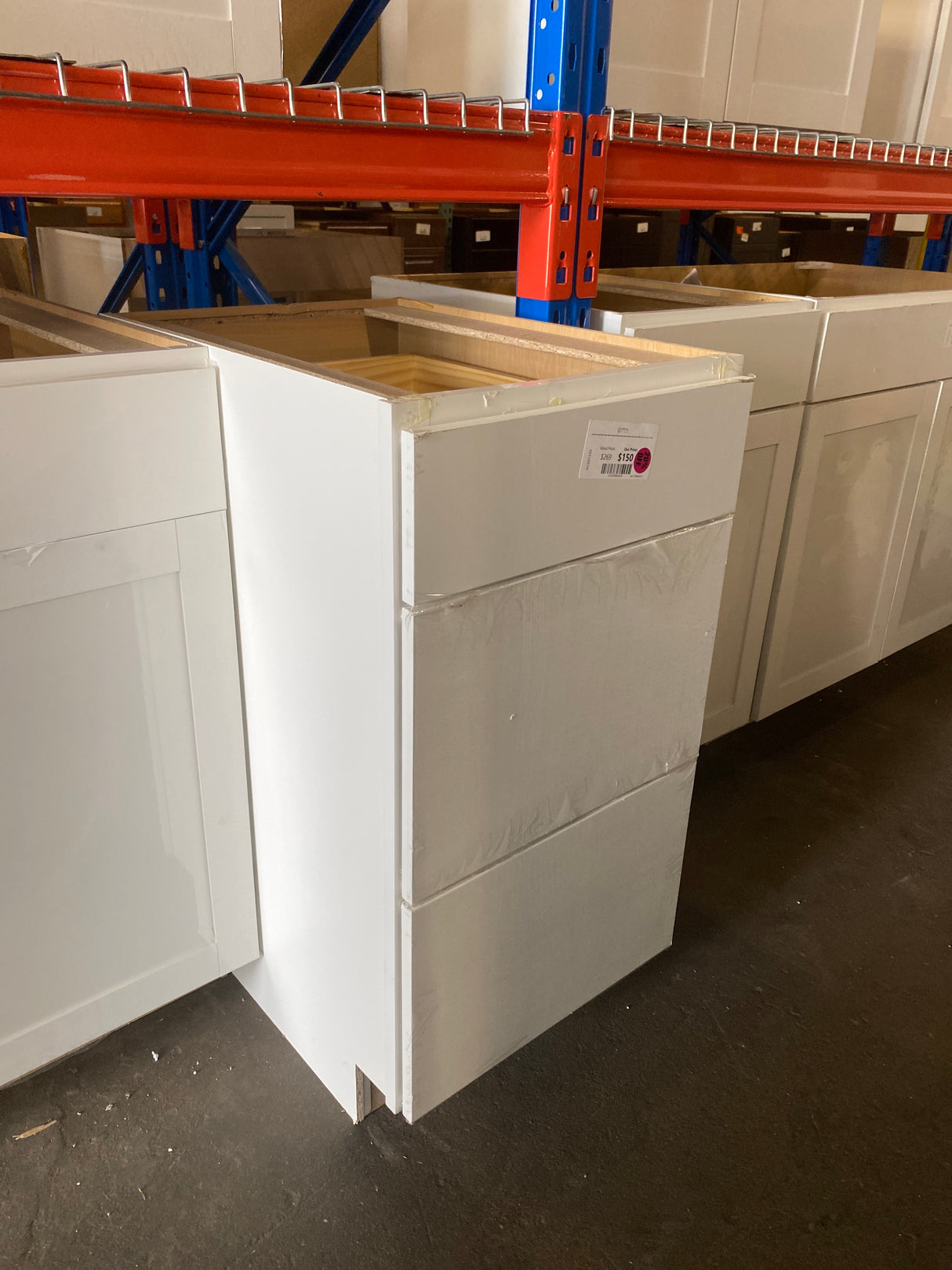 Hampton Satin White Raised Panel Assembled Drawer Base Kitchen Cabinet with Drawer Glides (18 in. x 34.5 in. x 24 in.)
