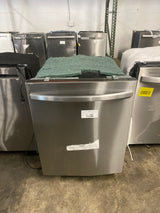 Samsung 51 dBA Fingerprint Resistant Top Control Dishwasher with AutoRelease and 3rd Rack
