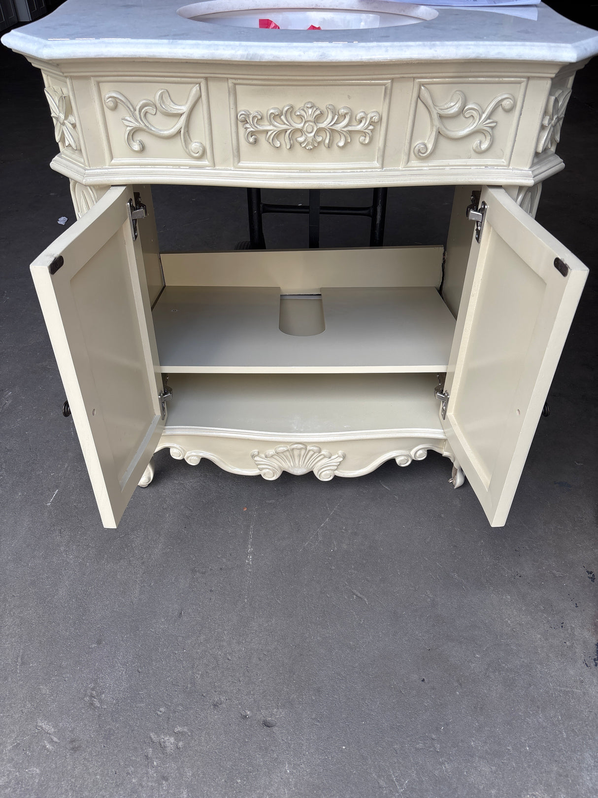 Winslow 33 in. W x 22 in. D Bath Vanity in Antique White top