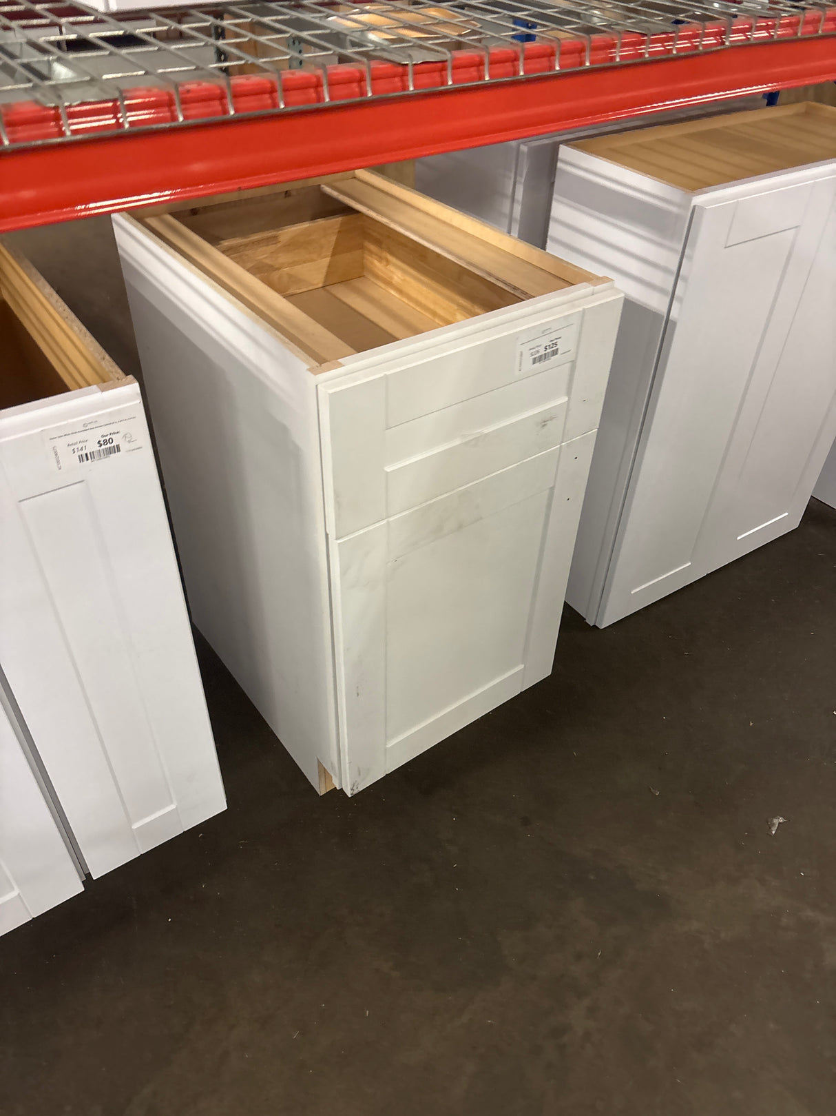Arlington Vesper White Plywood Shaker Stock Assembled Base Kitchen Cabinet Soft Close 18 in W x 24 in D x 34.5 in H