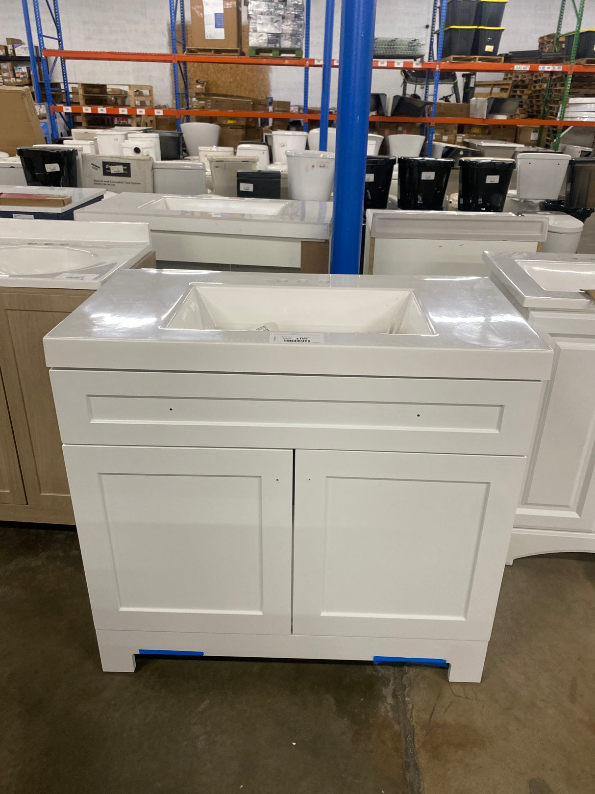 Everdean 37 in. W x 19 in. D x 34 in. H Single Sink Freestanding Bath Vanity in White with White Cultured Marble Top