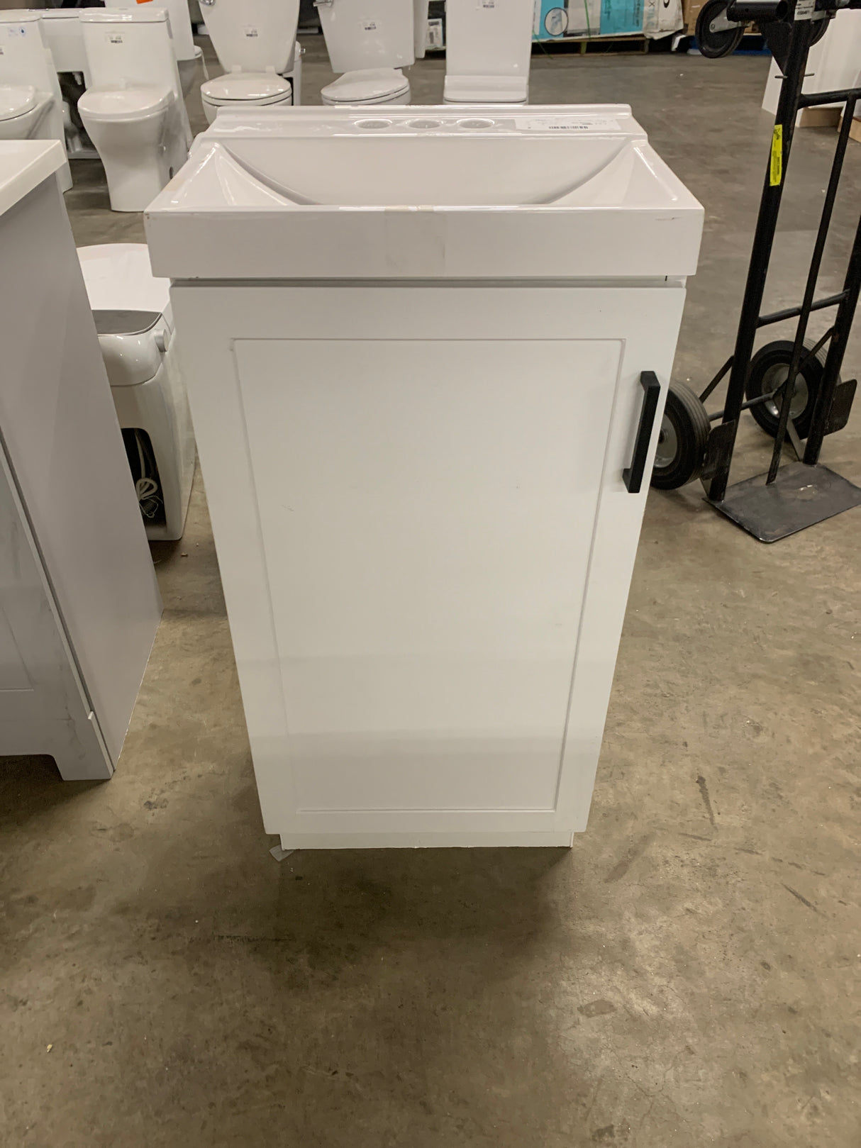 Glacier Bay
Penlee 17 in. Single Sink White Bath Vanity with White Cultured Marble Top (Assembled)