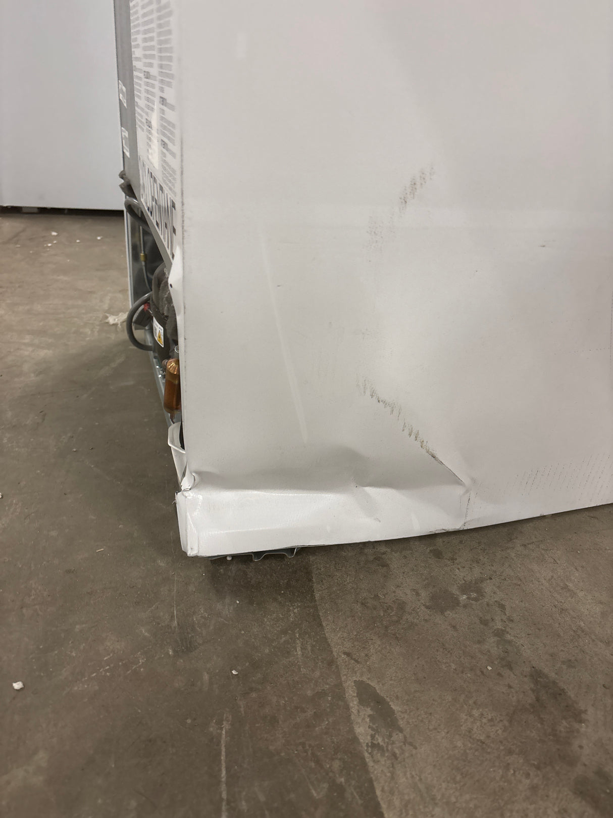 21.65 in. 7 cu. ft. Convertible Freezer, Manual Defrost Upright Freezer With Reversible Door Garage Ready in White
