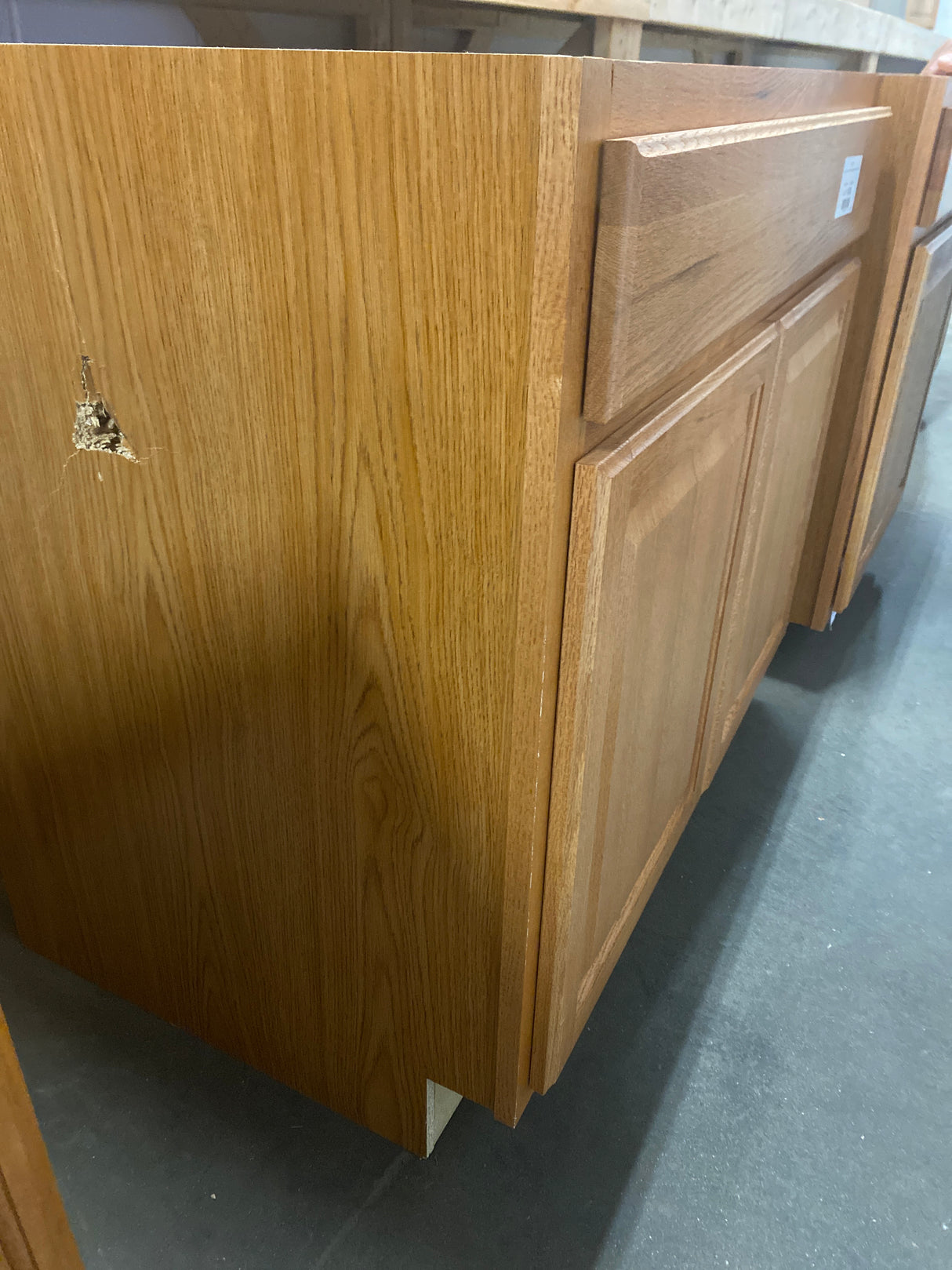 Hampton 36 in. W x 24 in. D x 34.5 in. H Assembled Base Kitchen Cabinet in Medium Oak with Drawer Glides