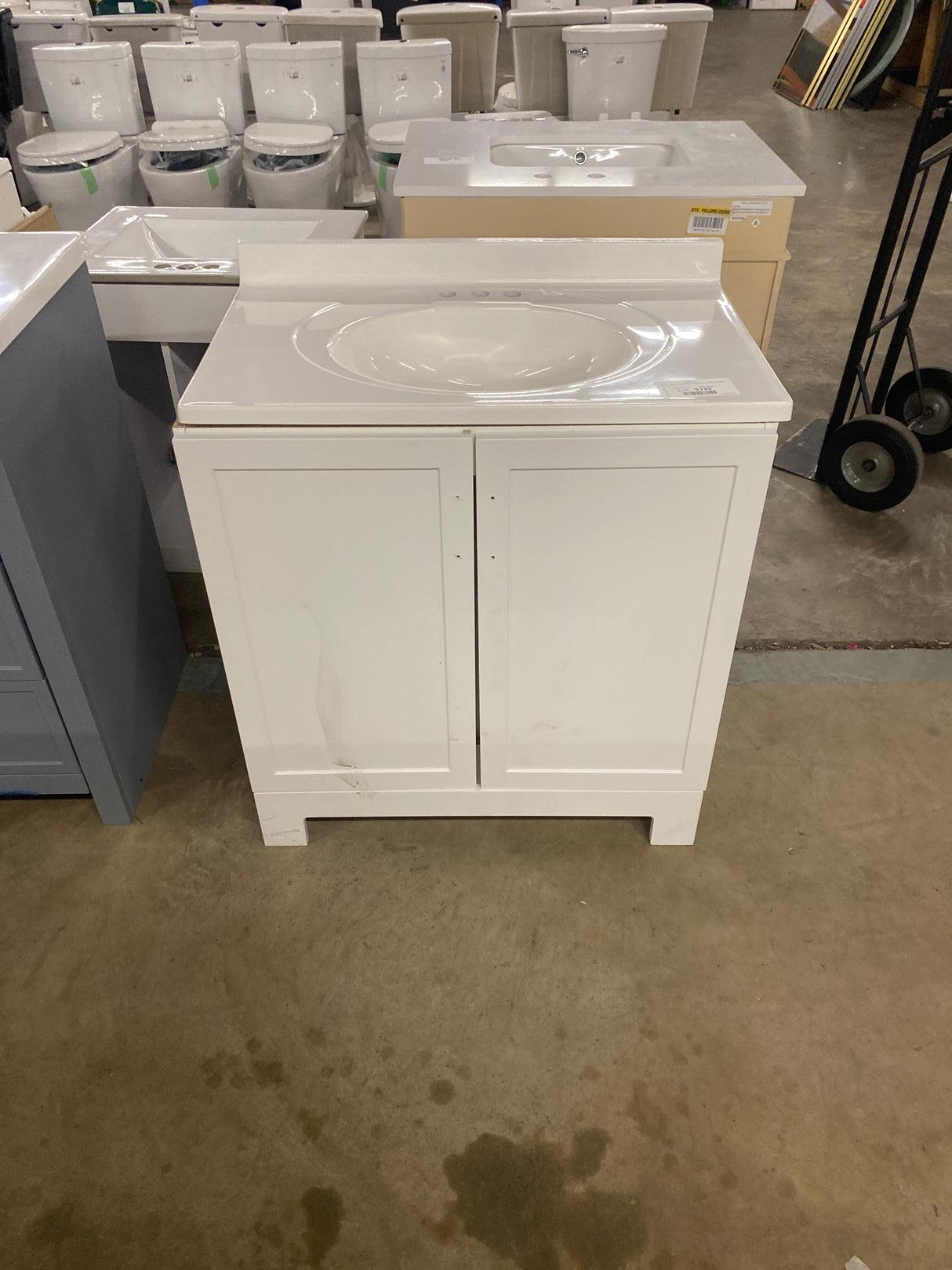 Oakley 31 in. Single Sink White Bath Vanity with White Cultured Marble Top (Assembled)