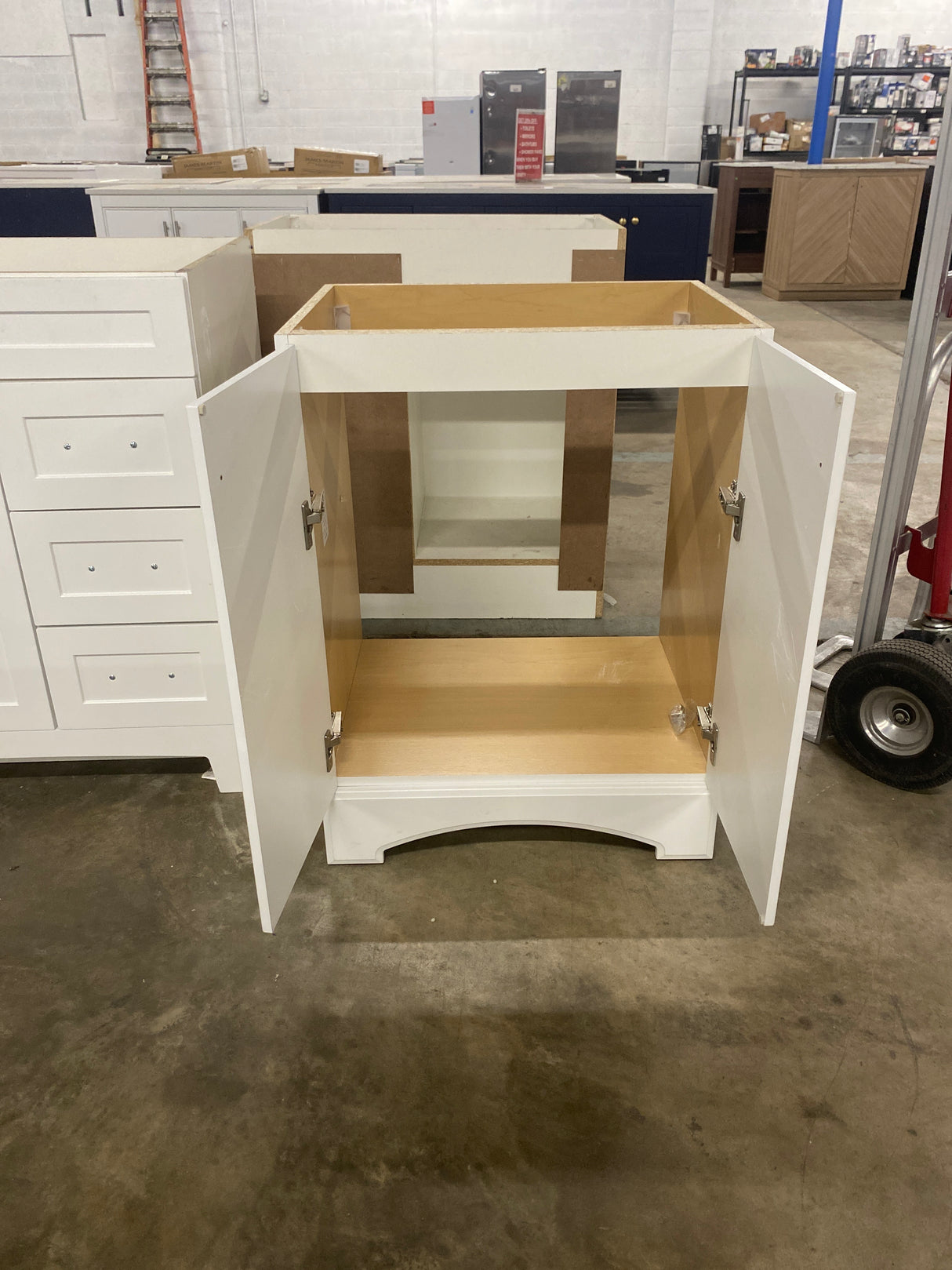 Everdean 25 in. W x 19 in. D x 34 in. H Single Sink Freestanding Bath Vanity in White with White Cultured Marble Top