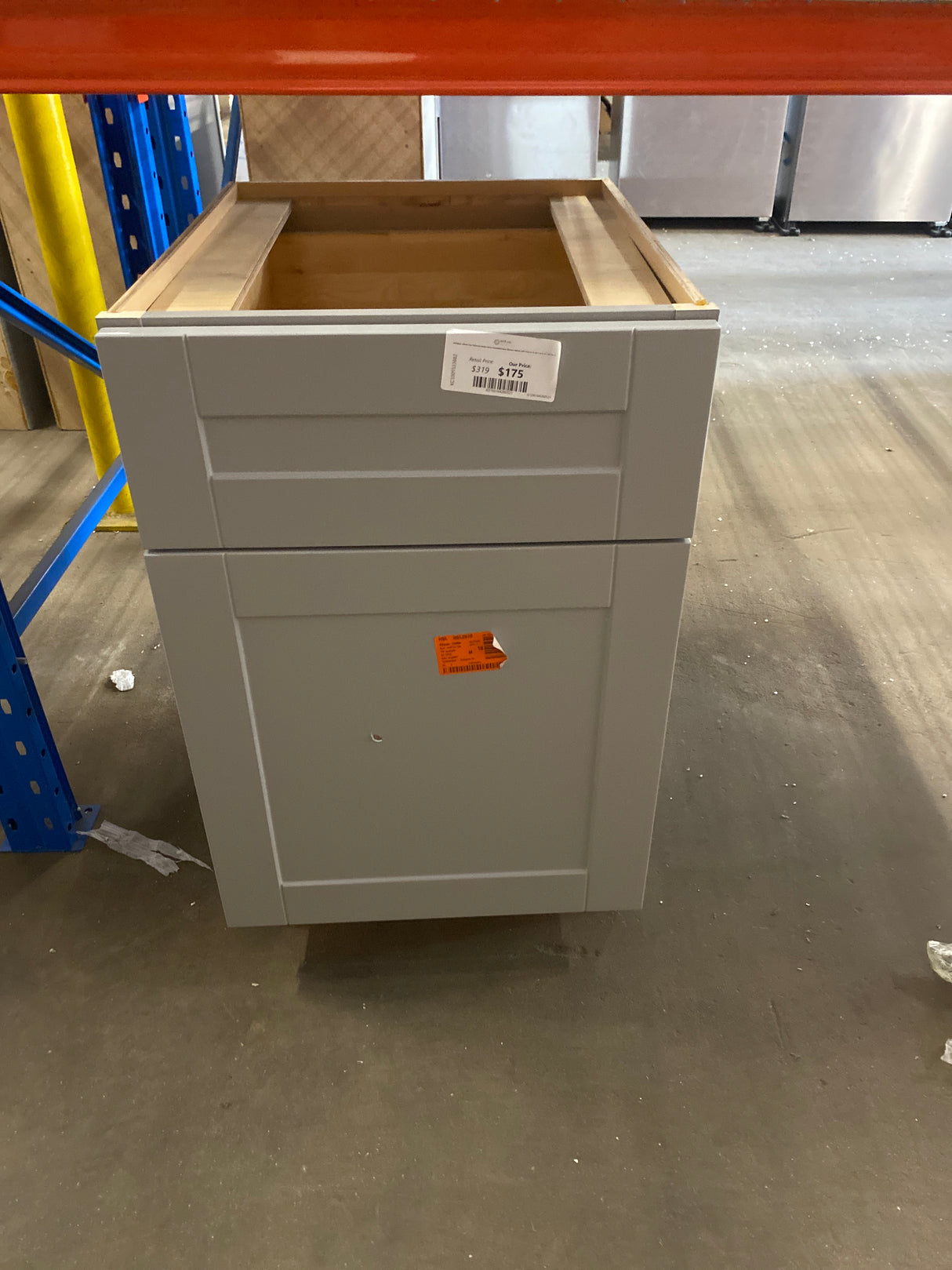 Arlington Veiled Gray Plywood Shaker Stock Assembled Base Kitchen Cabinet Soft Close 21 in. W x 24 in. D x 34.5 in. H