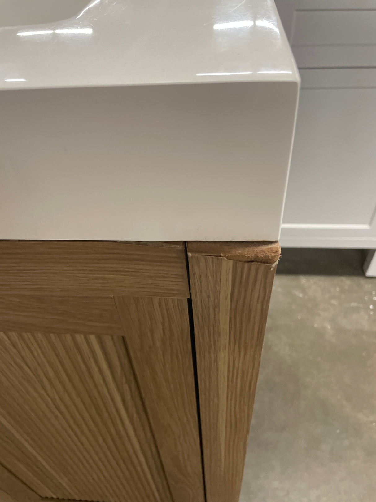 Cargrove 30 in. Single Sink Oak Bath Vanity with White Resin Composite Top (Assembled)