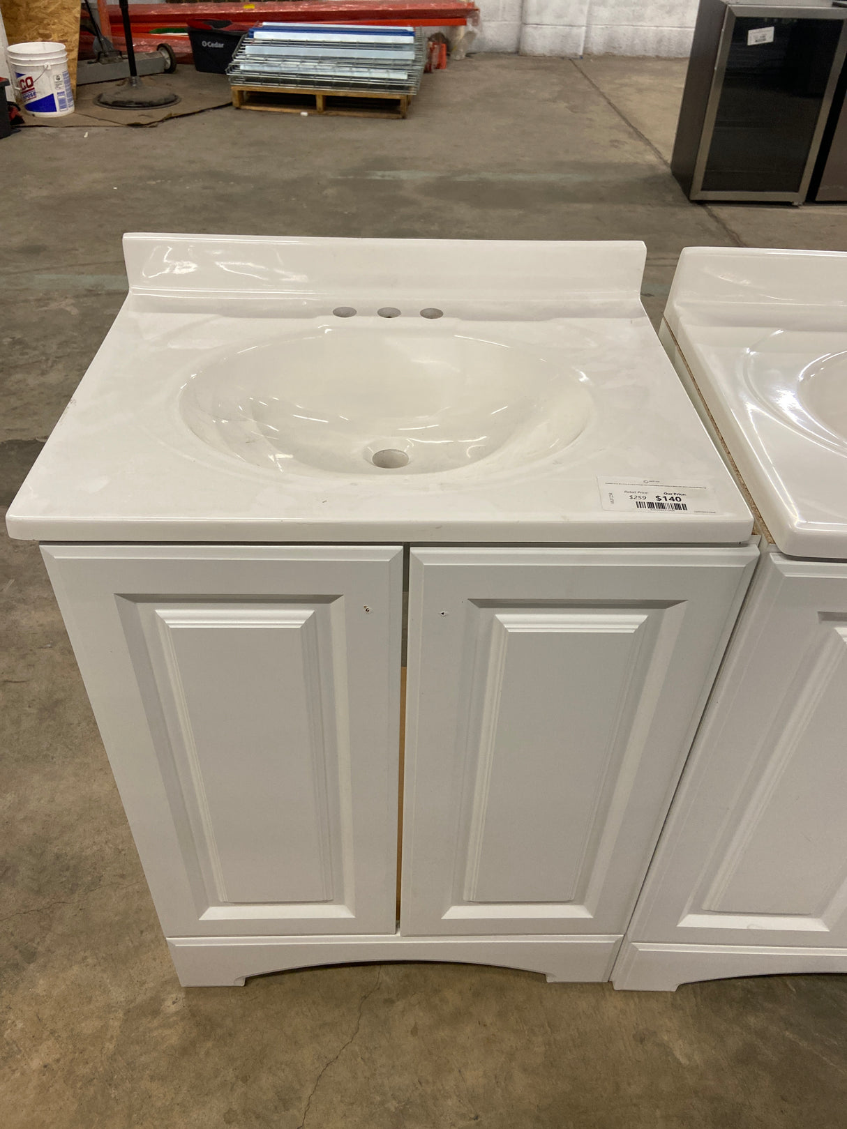 Everdean 25 in. W x 19 in. D x 34 in. H Single Sink Freestanding Bath Vanity in White with White Cultured Marble Top