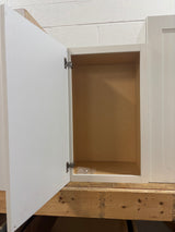 Arlington Vesper White Plywood Shaker Stock Assembled Wall Kitchen Cabinet Soft Close 18 in W x 12 in D x 30 in H