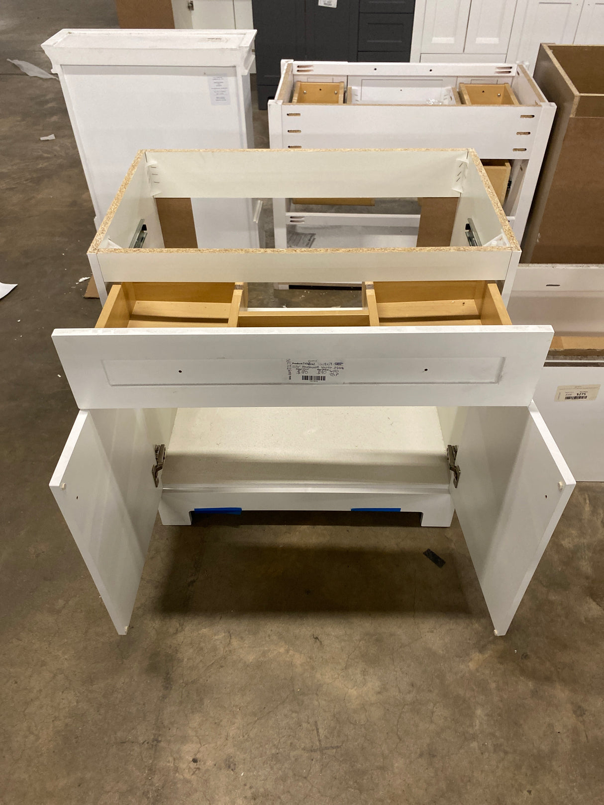 Everdean 31 in. Single Sink White Bath Vanity with White Cultured Marble Top (Assembled)