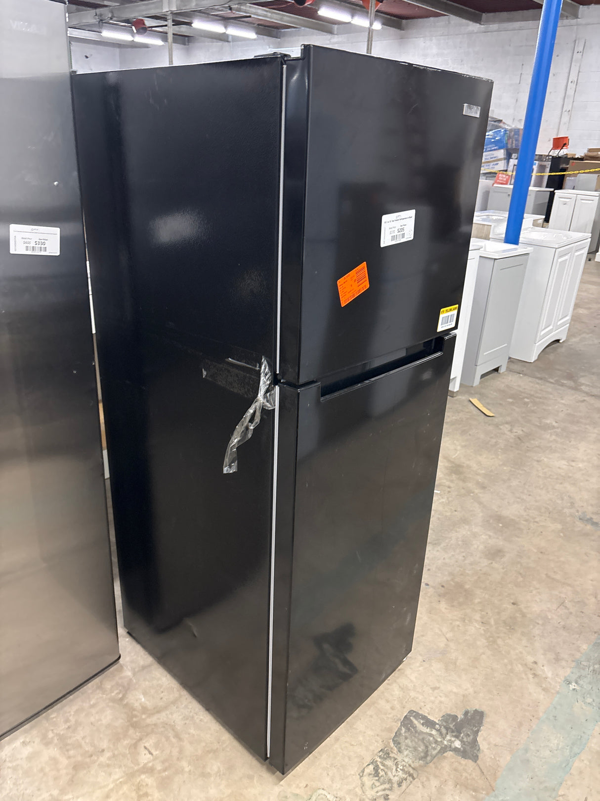 10.1 cu. ft. Top Freezer Refrigerator in Black