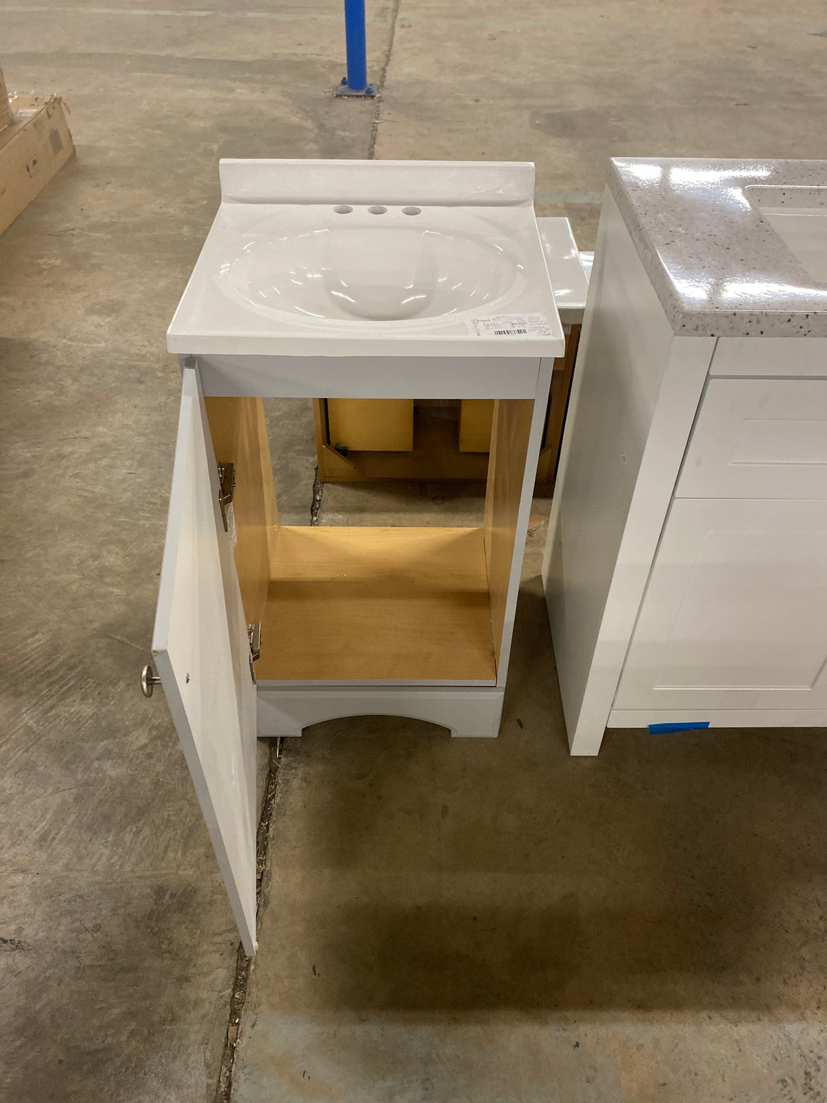 19 in. Single Sink Pearl Gray Bath Vanity with White Cultured Marble Top (Assembled)