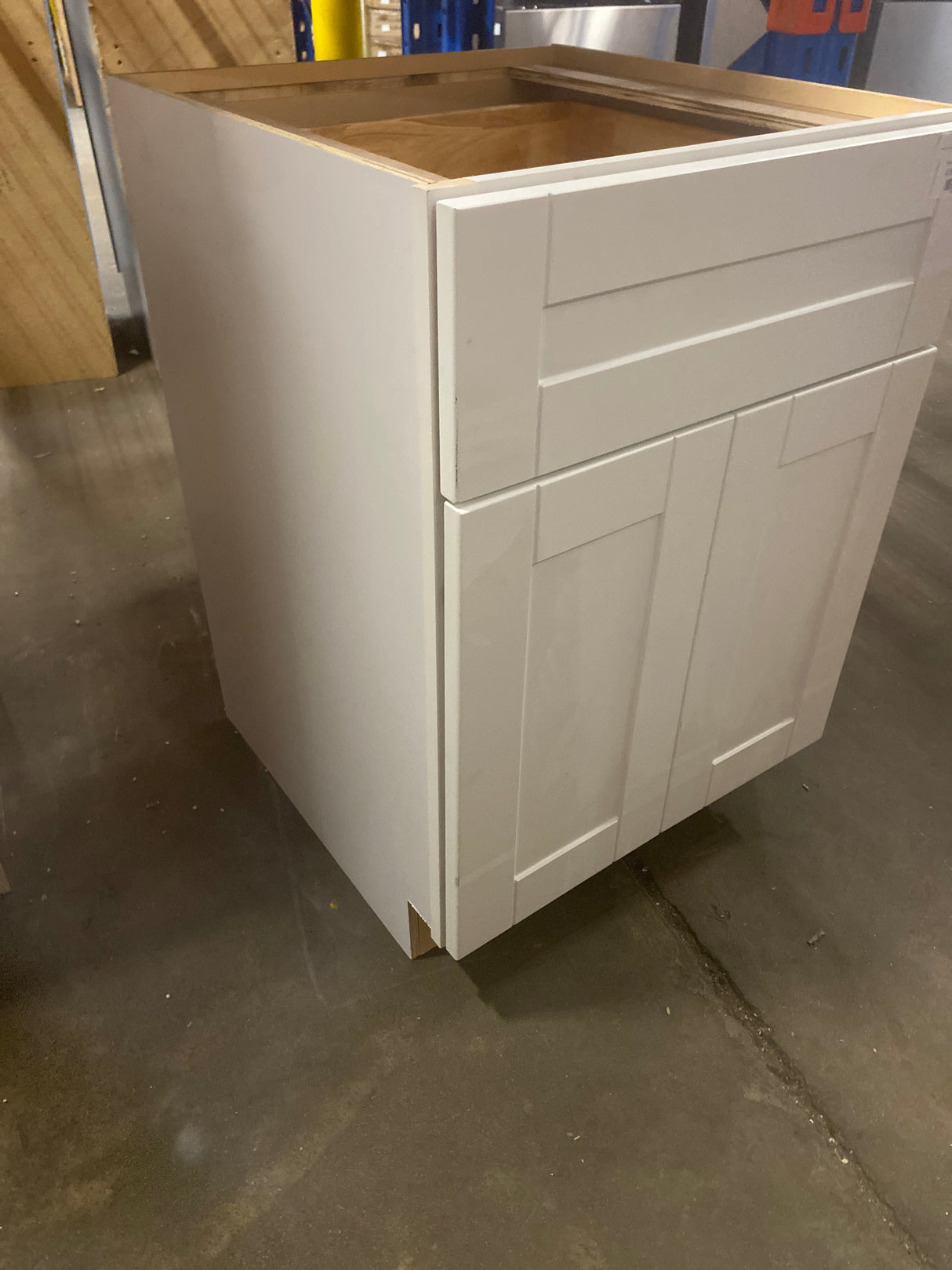 Arlington Vesper White Plywood Shaker Stock Assembled Base Kitchen Cabinet Soft Close 24 in. W x 24 in. D x 34.5 in. H