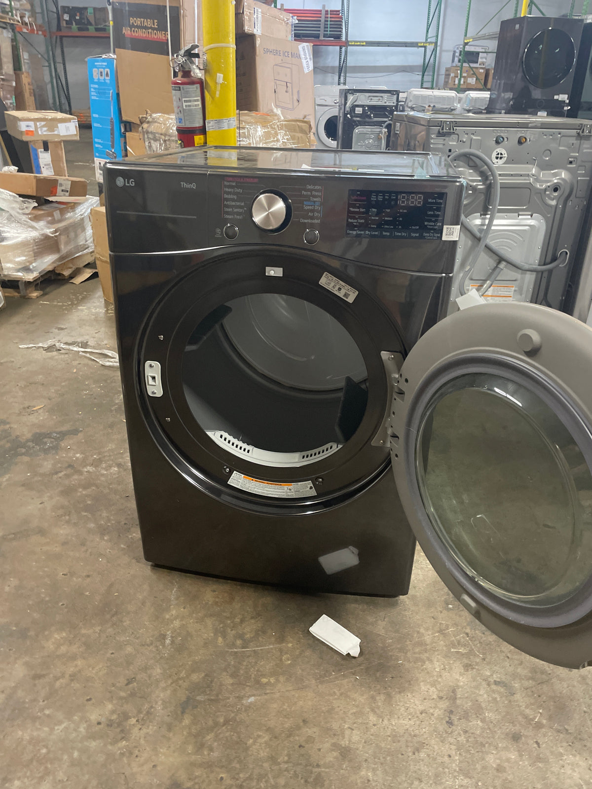 LG 7.4 cu. ft. Ultra Large Capacity Smart Wi-Fi Enabled Front Load GAS Dryer with TurboSteam and Built-In Intelligence