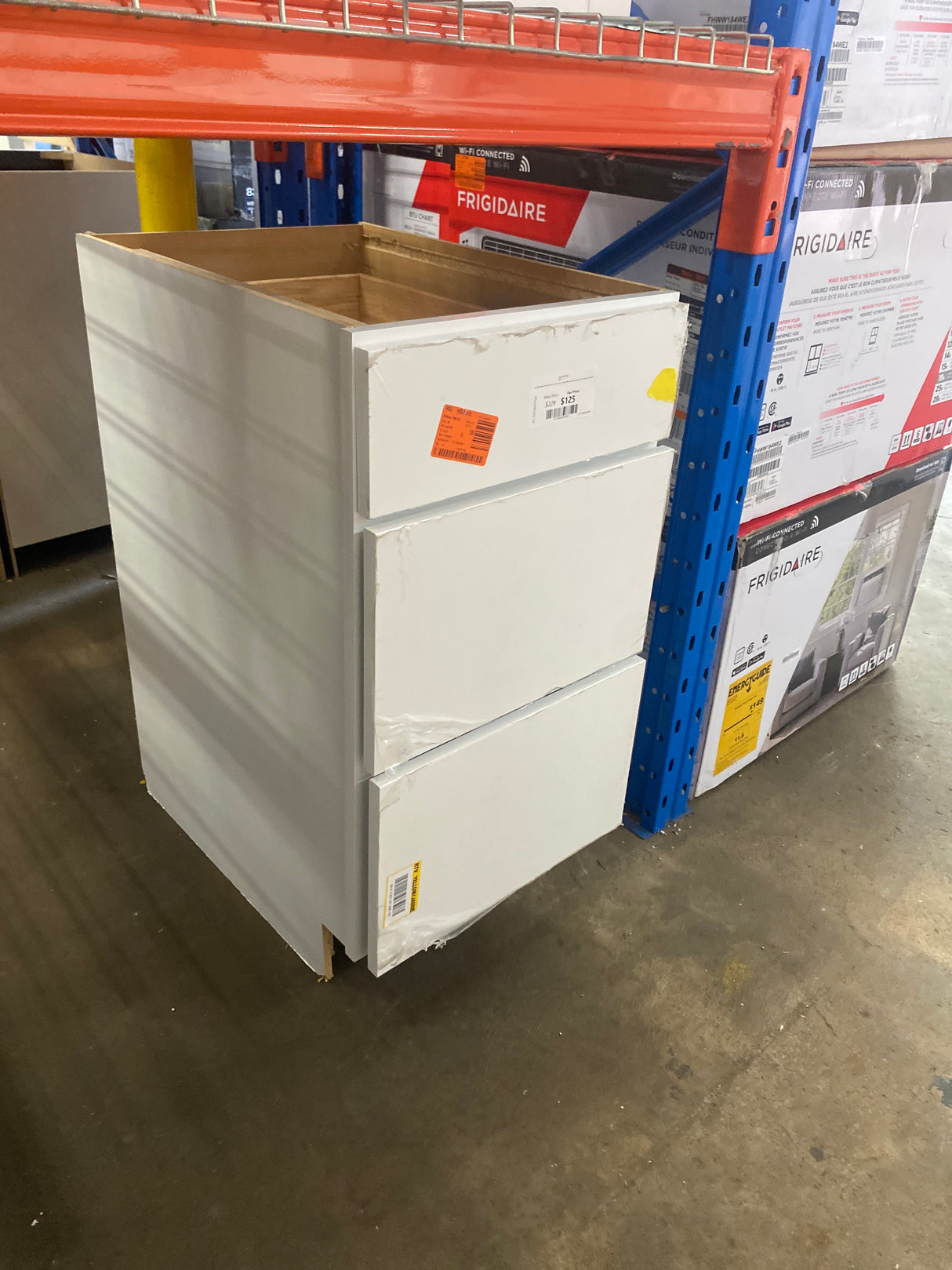 Courtland Shaker 18 in. W x 24 in. D x x 34.5 in. H in Polar White Assembled Base Kitchen Cabinet with 3 Drawers
