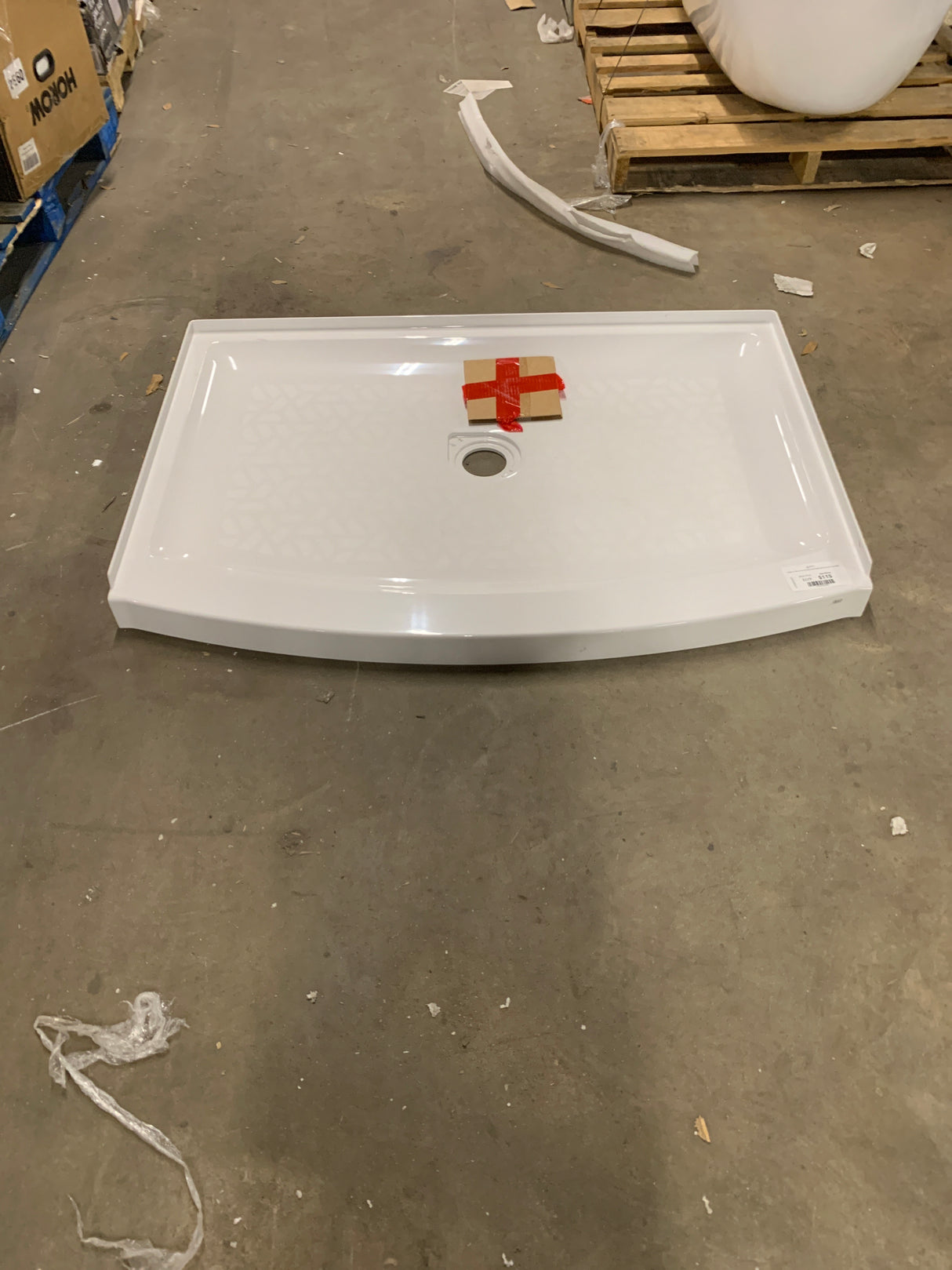 Ovation Curve 48 in. L x 30 in. W Alcove Shower Pan Base with Center Drain in Arctic White