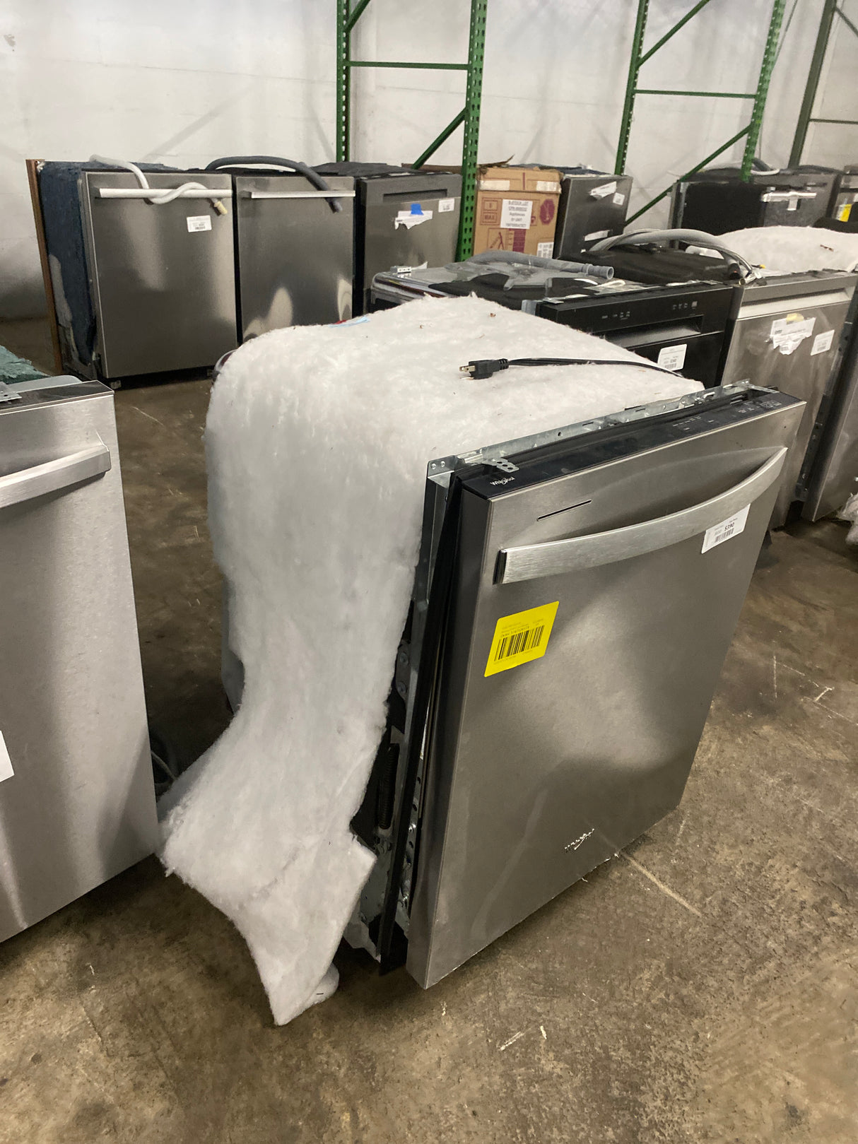 Whirlpool 24 in. Top Control Built-In Fingerprint Resistant Stainless Steel Dishwasher with AI Intelligent Wash, 47 dBA