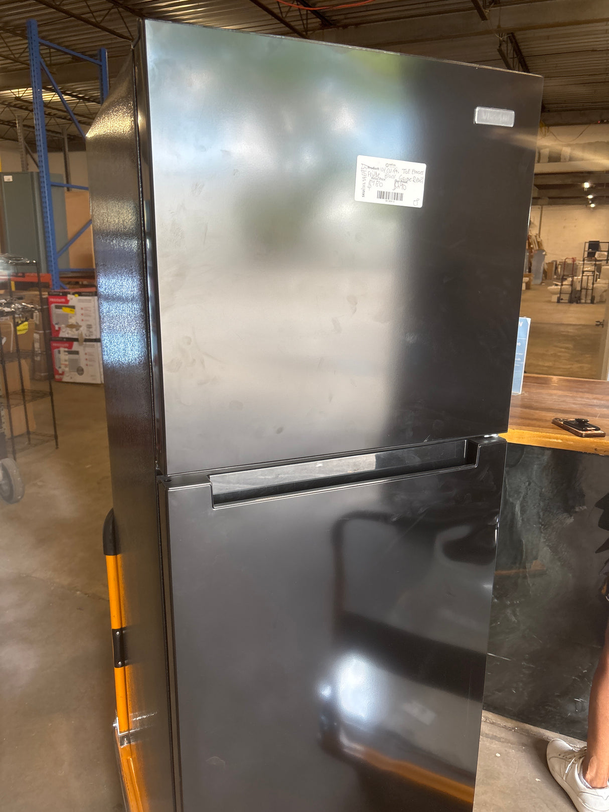 10.1 cu. ft. Top Freezer Refrigerator in Black
