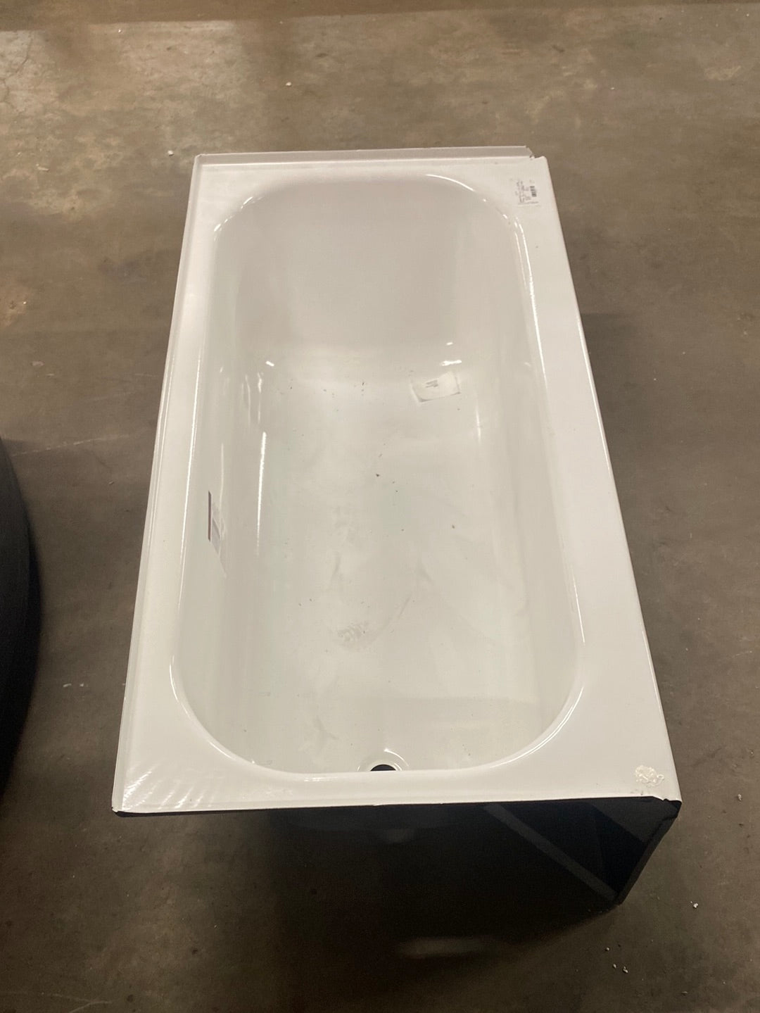 Maui 60 in. x 30 in. Soaking Bathtub with Left Drain in White