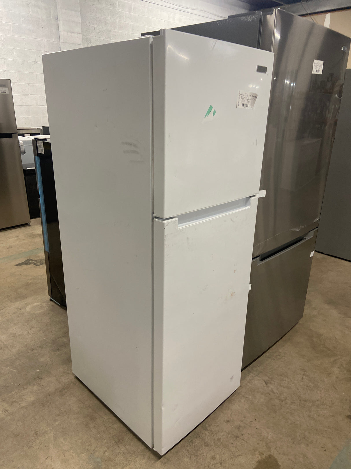 10.1 cu. ft. Top Freezer Refrigerator in White