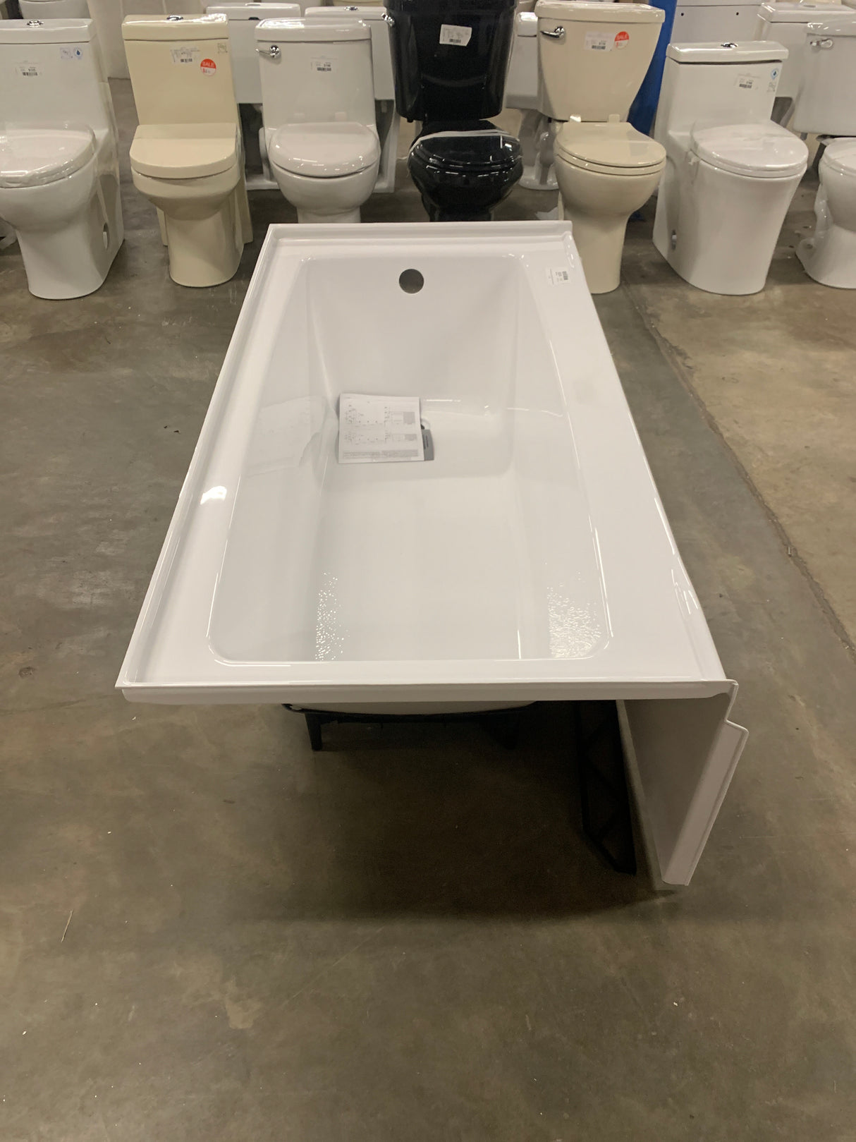 Classic 500 60 in. Right Drain Rectangular Alcove Bathtub in High Gloss White