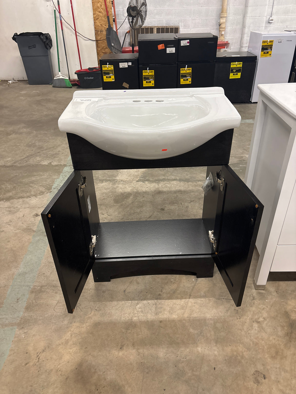 Chelsea 26 in. W x 18 in. D x 36 in. H Single Sink Freestanding Bath Vanity in Charcoal with White Porcelain Top