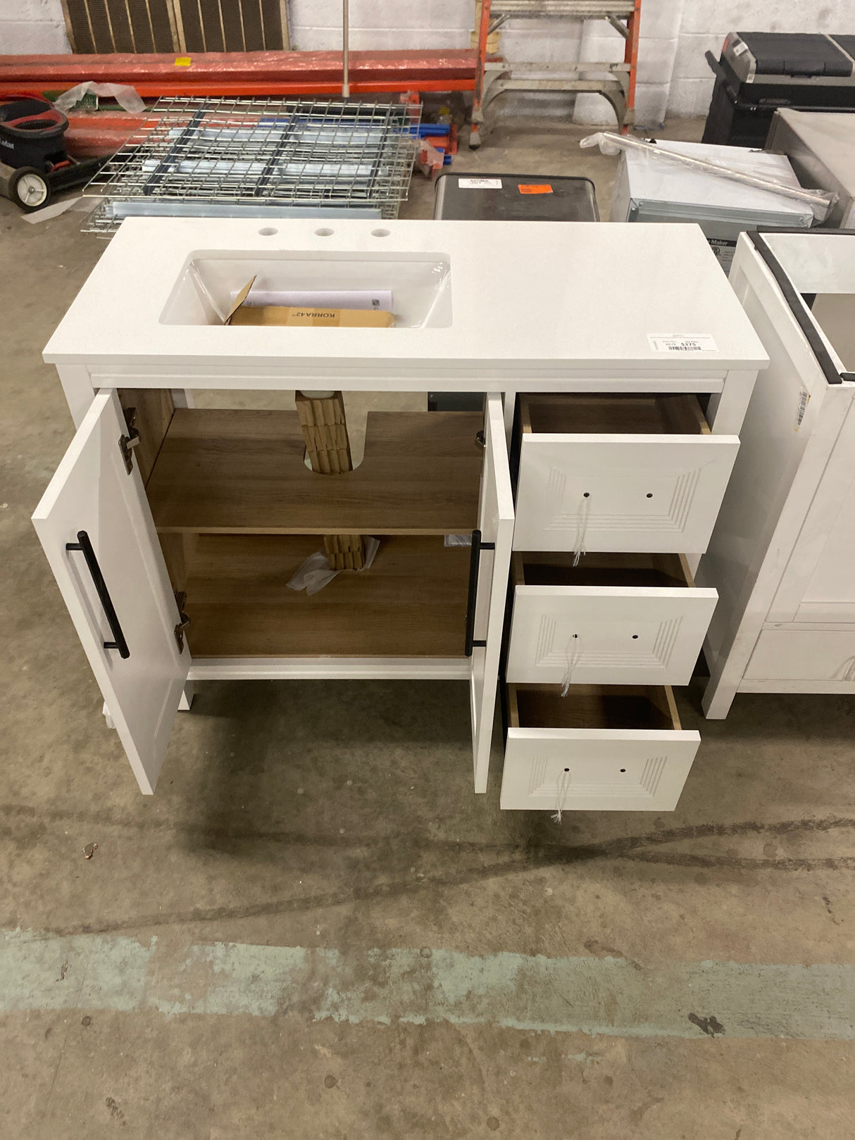 Korra 42 in. Single Sink Freestanding White Bath Vanity with White Engineered Stone Top (Assembled)