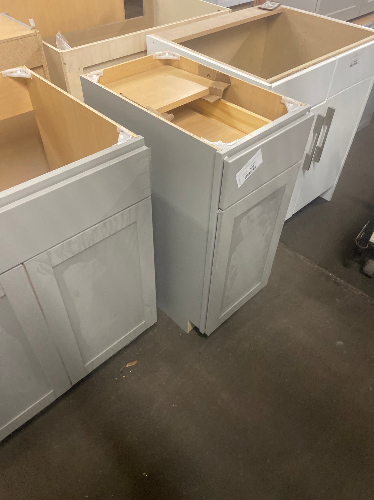 Westfield Dusk Gray Shaker Stock Assembled Base Kitchen Cabinet (15 in. W x 23.75 in. D x 35 in. H)